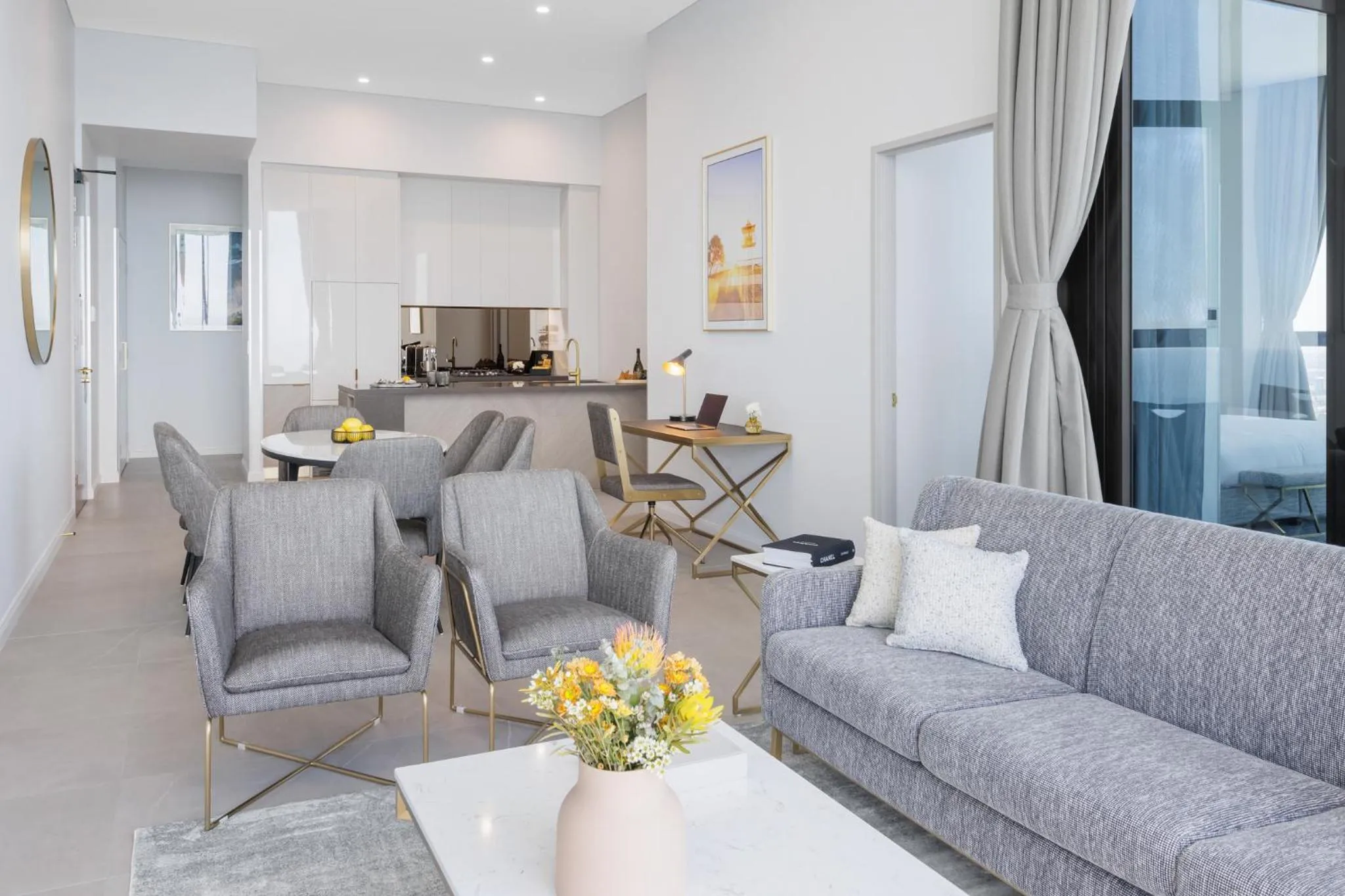 TV and multimedia in Meriton Suites Surfers Paradise