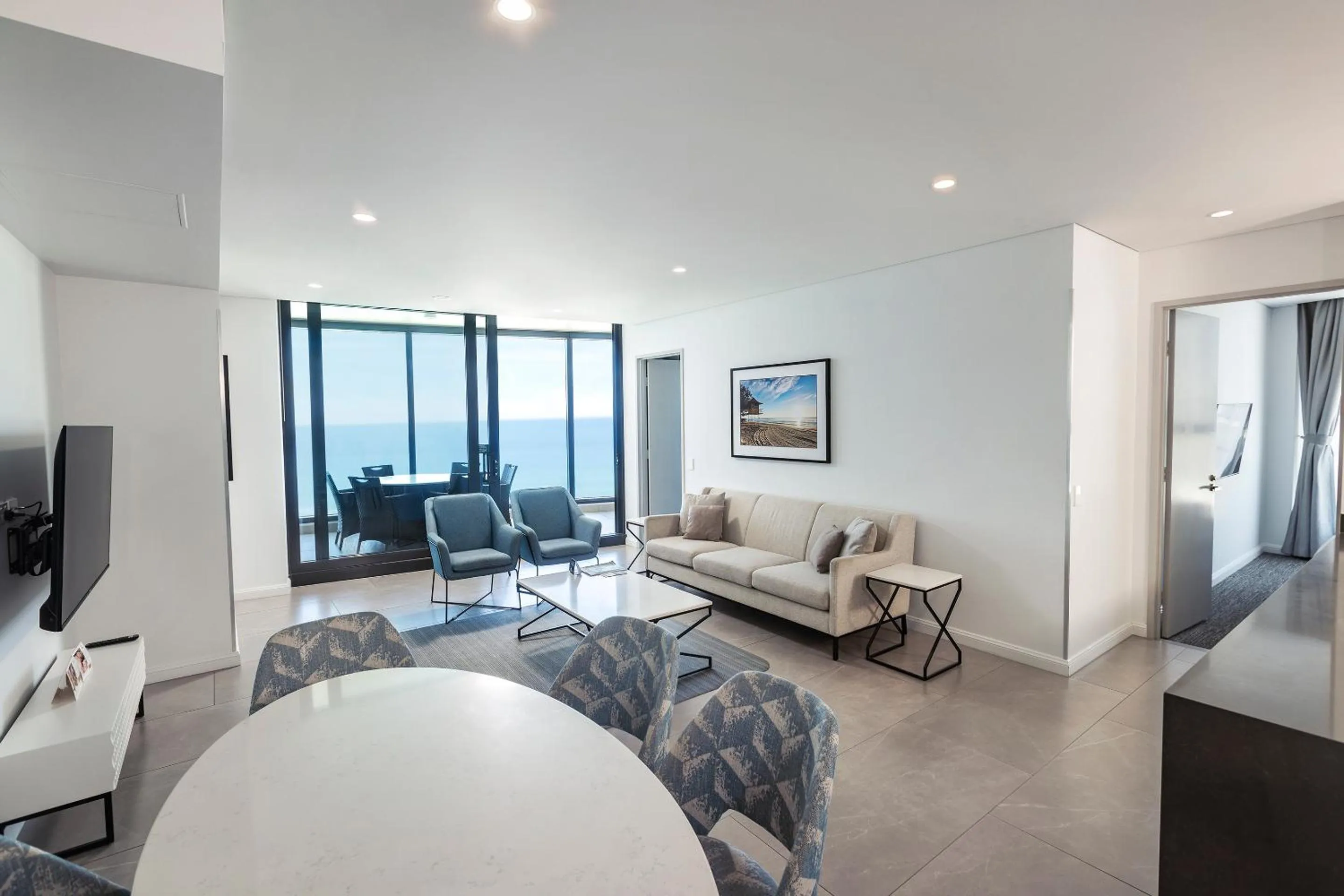 Bed in Meriton Suites Surfers Paradise