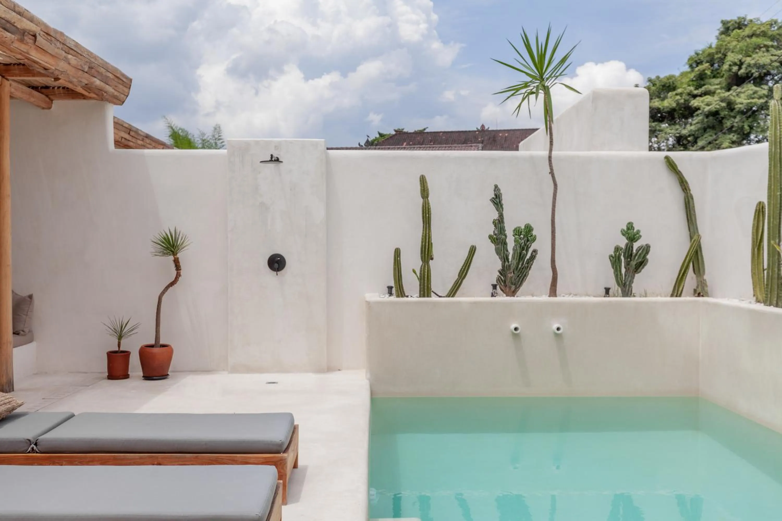 Property building in YUCCA villas