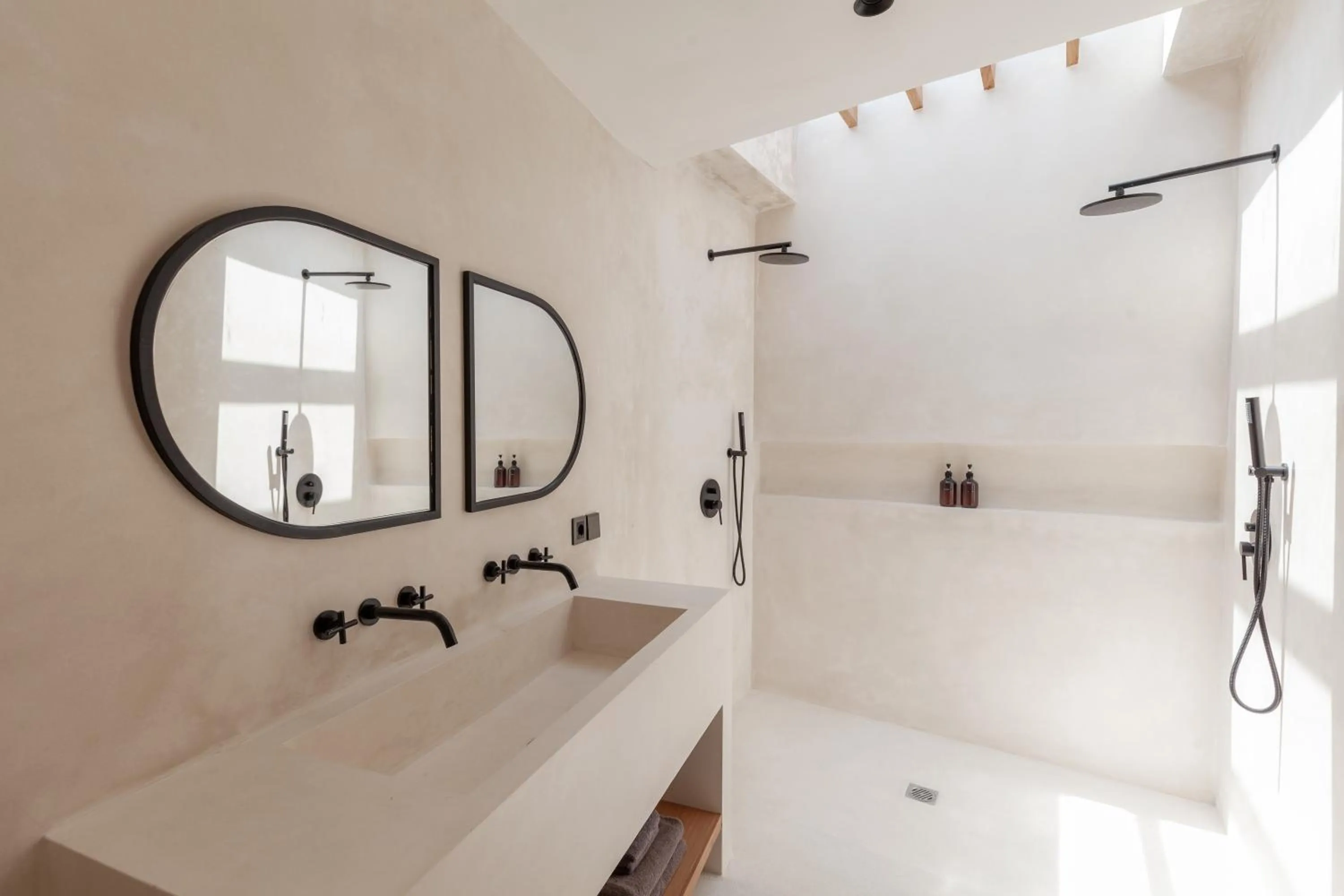 Shower in YUCCA villas