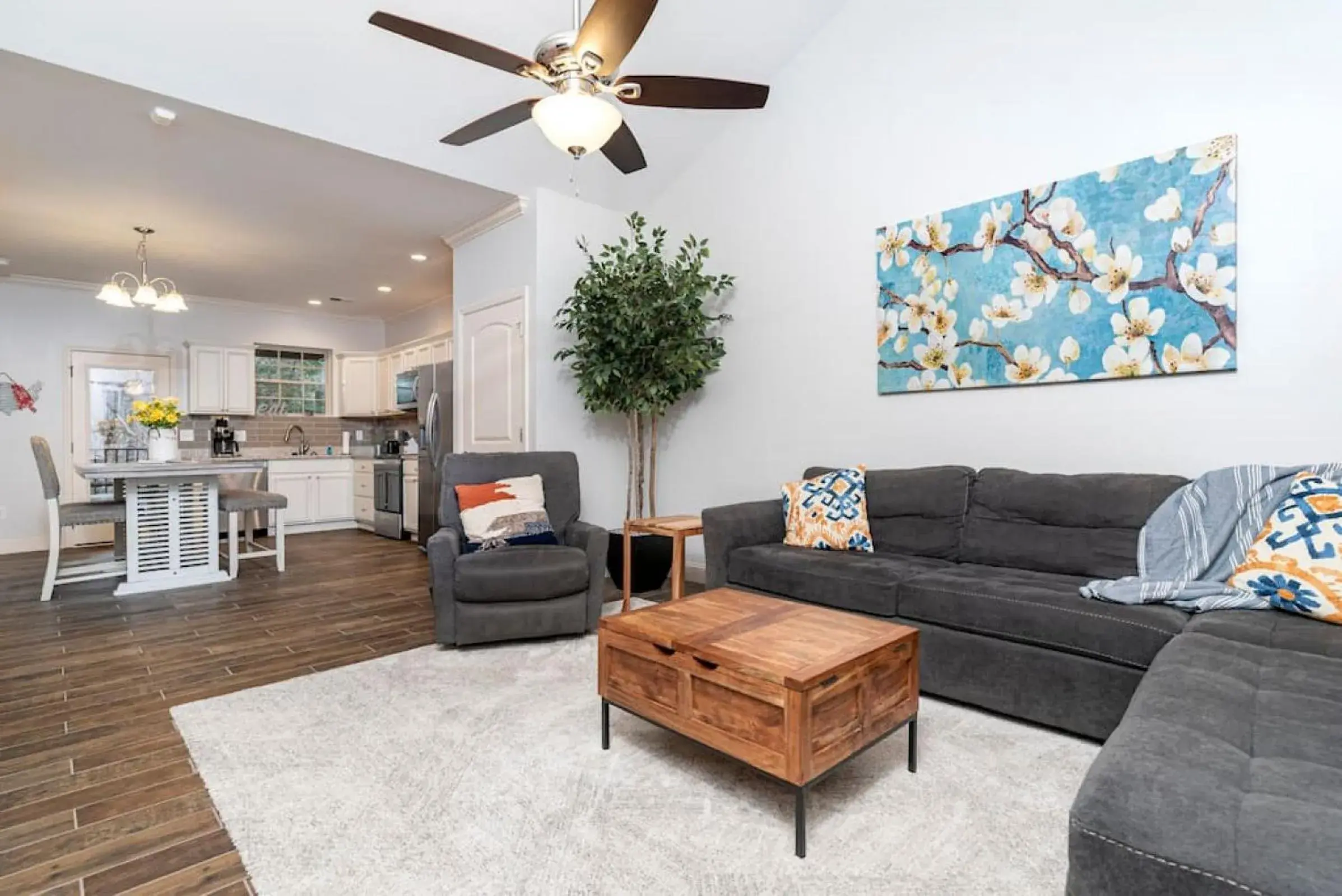 Elegant Cades Cove Condo with Community Pool Elegant Cades Cove Condo with Community Pool