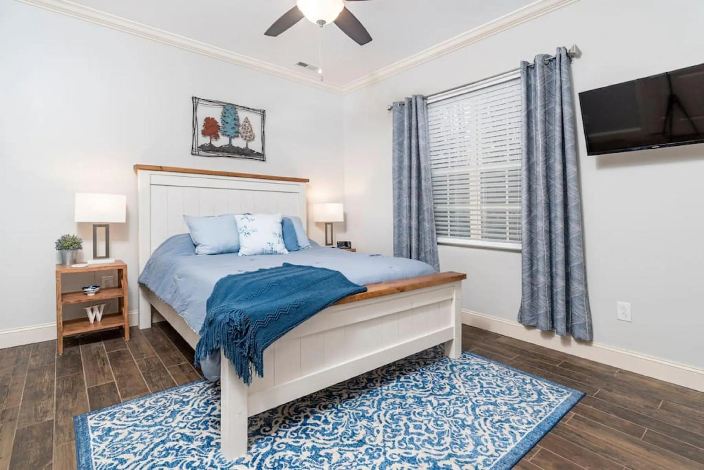 Bedroom, Bed in Elegant Cades Cove Condo with Community Pool