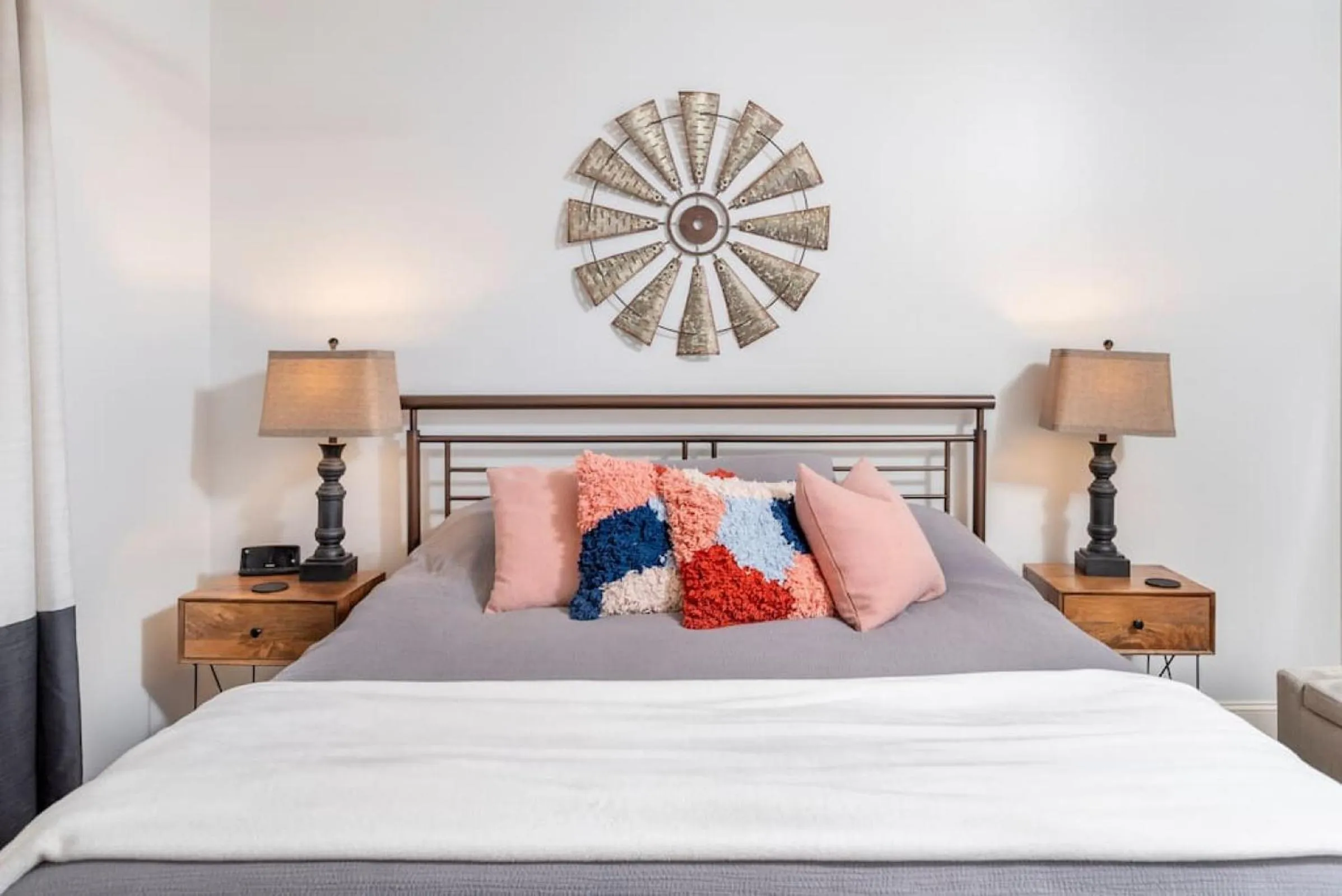 Bed in Elegant Cades Cove Condo with Community Pool