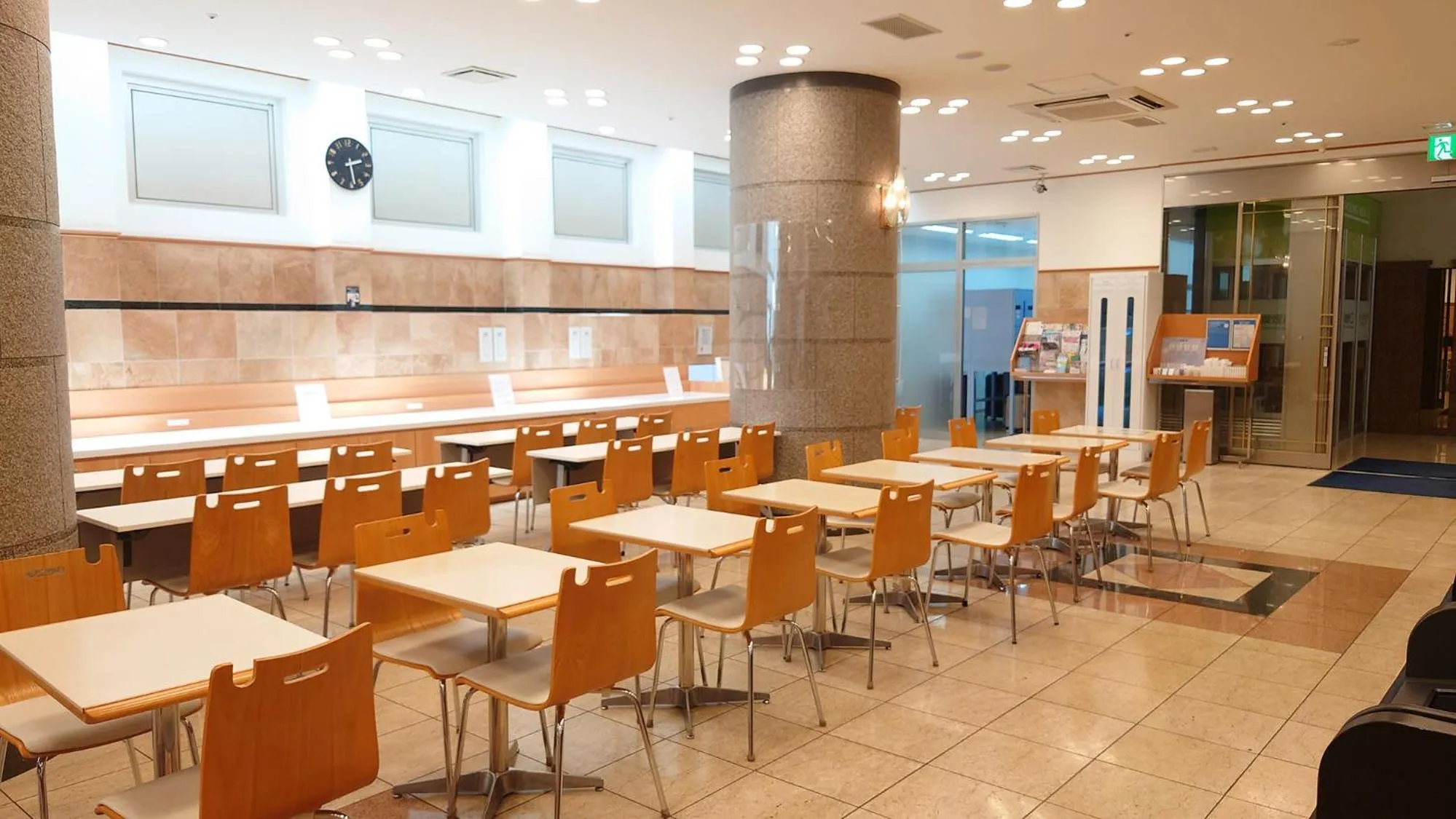 Lobby or reception in Toyoko Inn Niigata Ekimae