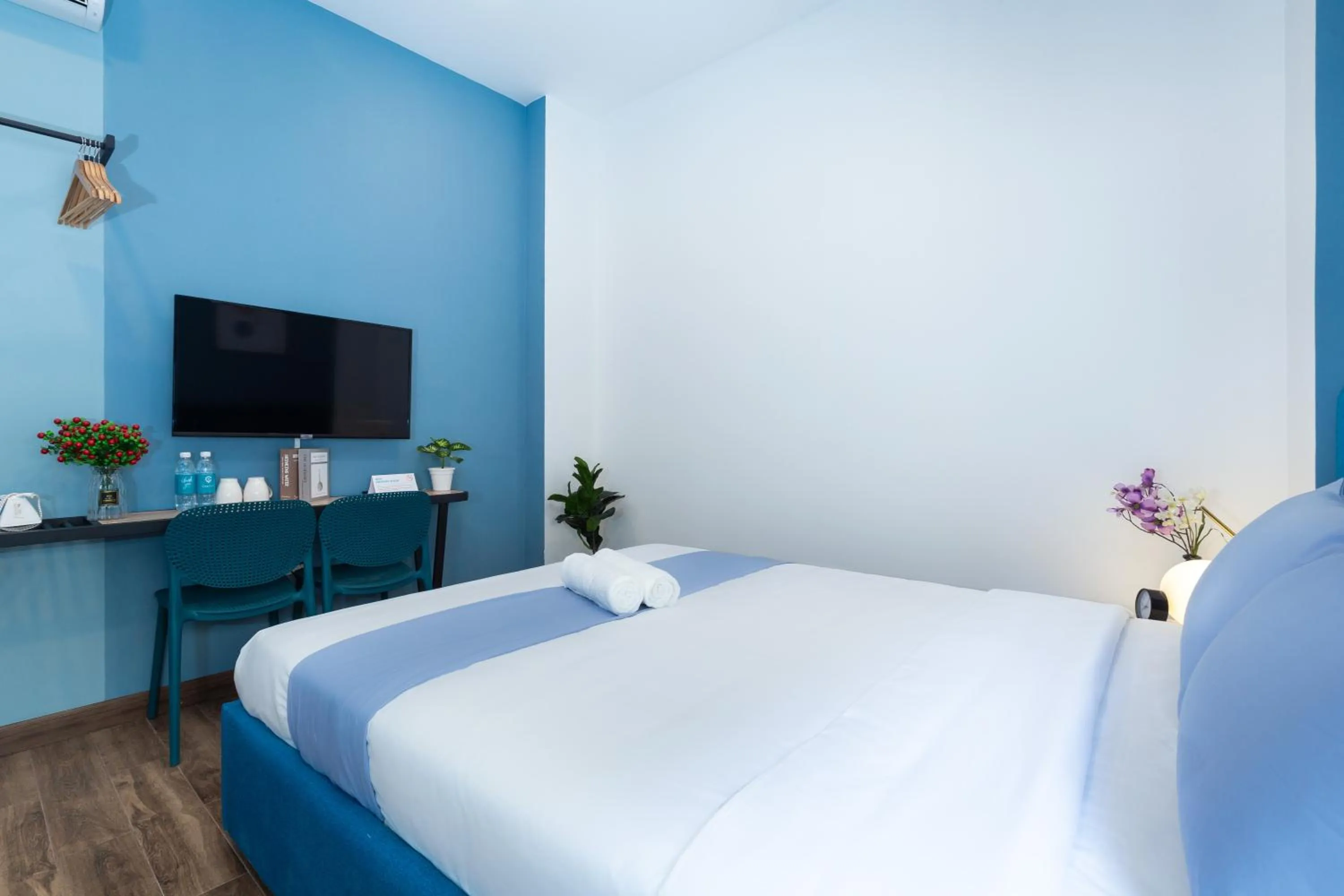 Photo of the whole room in Cozrum Homes Greena House