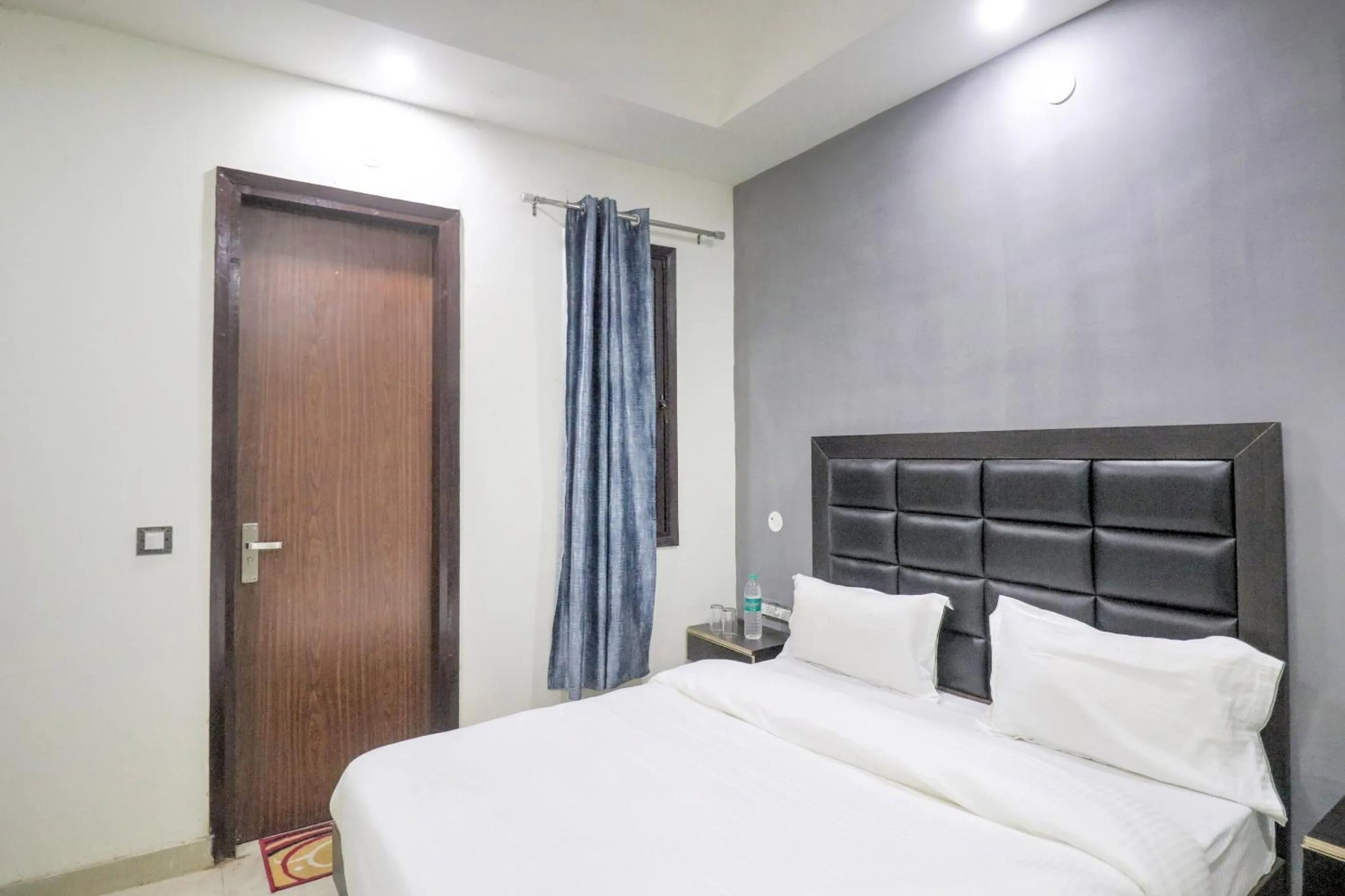 Bedroom, Bed in Collection O Mahavir Enclave Near Dashrath Puri Metro Station