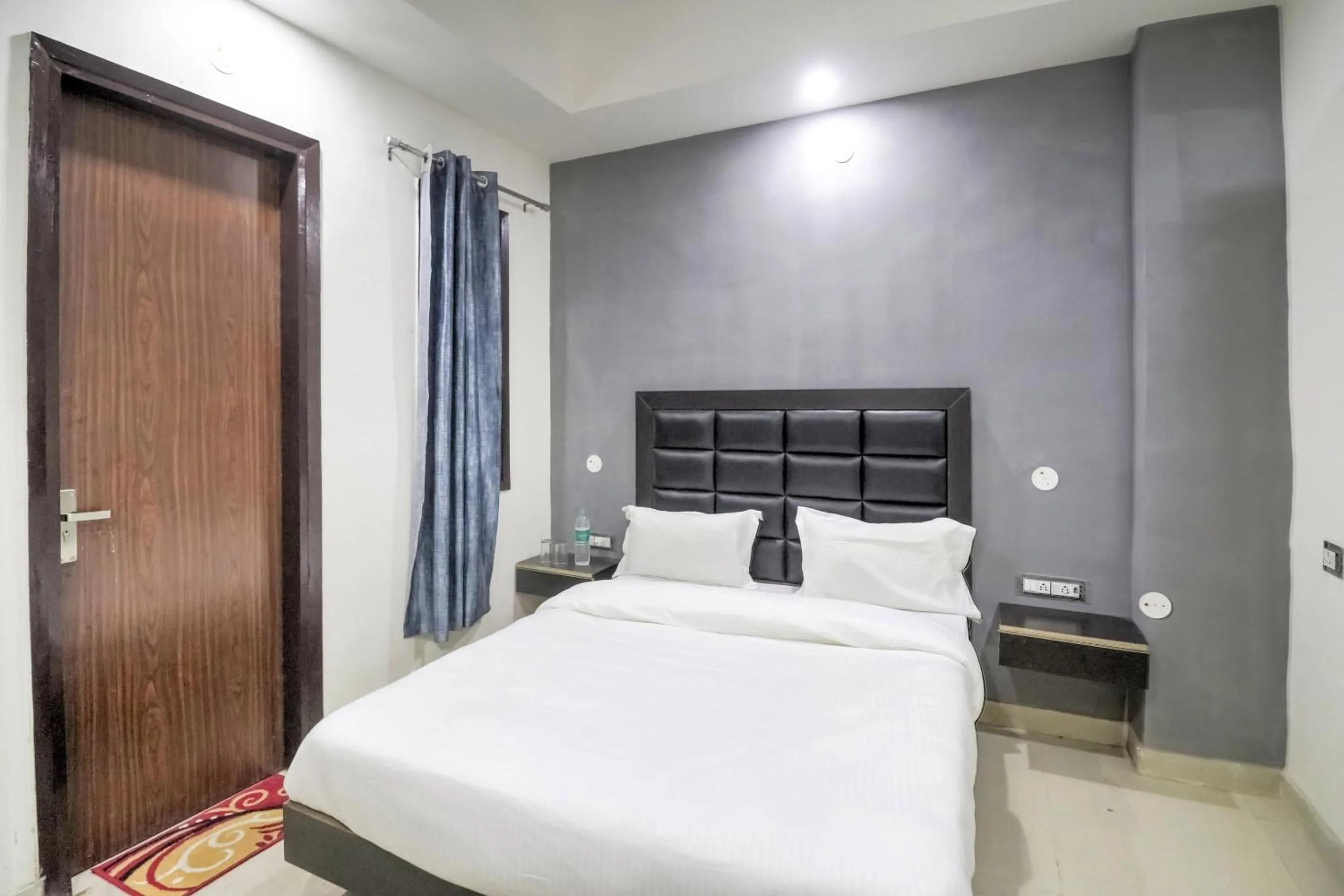 Bedroom, Bed in Collection O Mahavir Enclave Near Dashrath Puri Metro Station