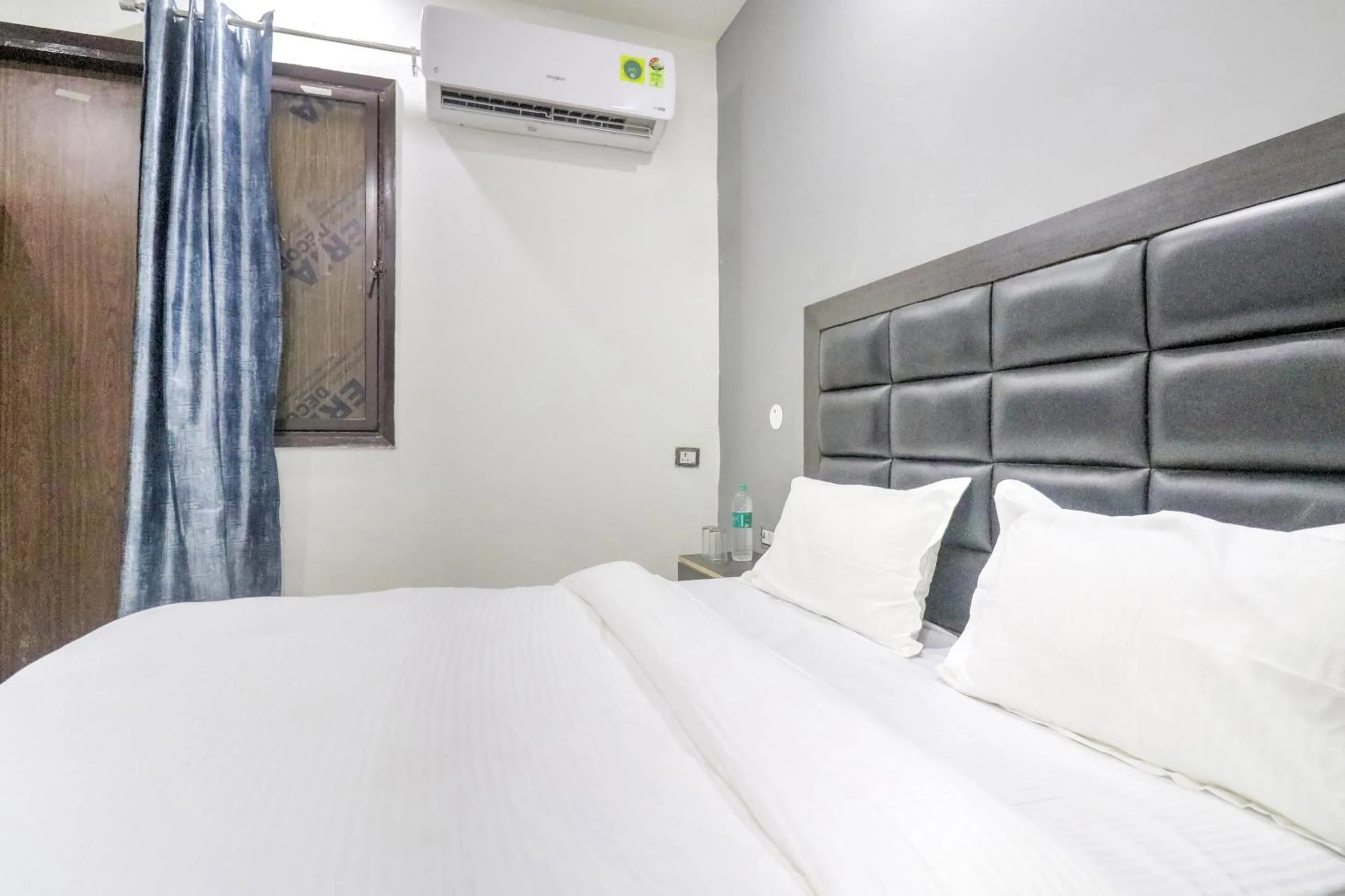 Bedroom, Bed in Collection O Mahavir Enclave Near Dashrath Puri Metro Station