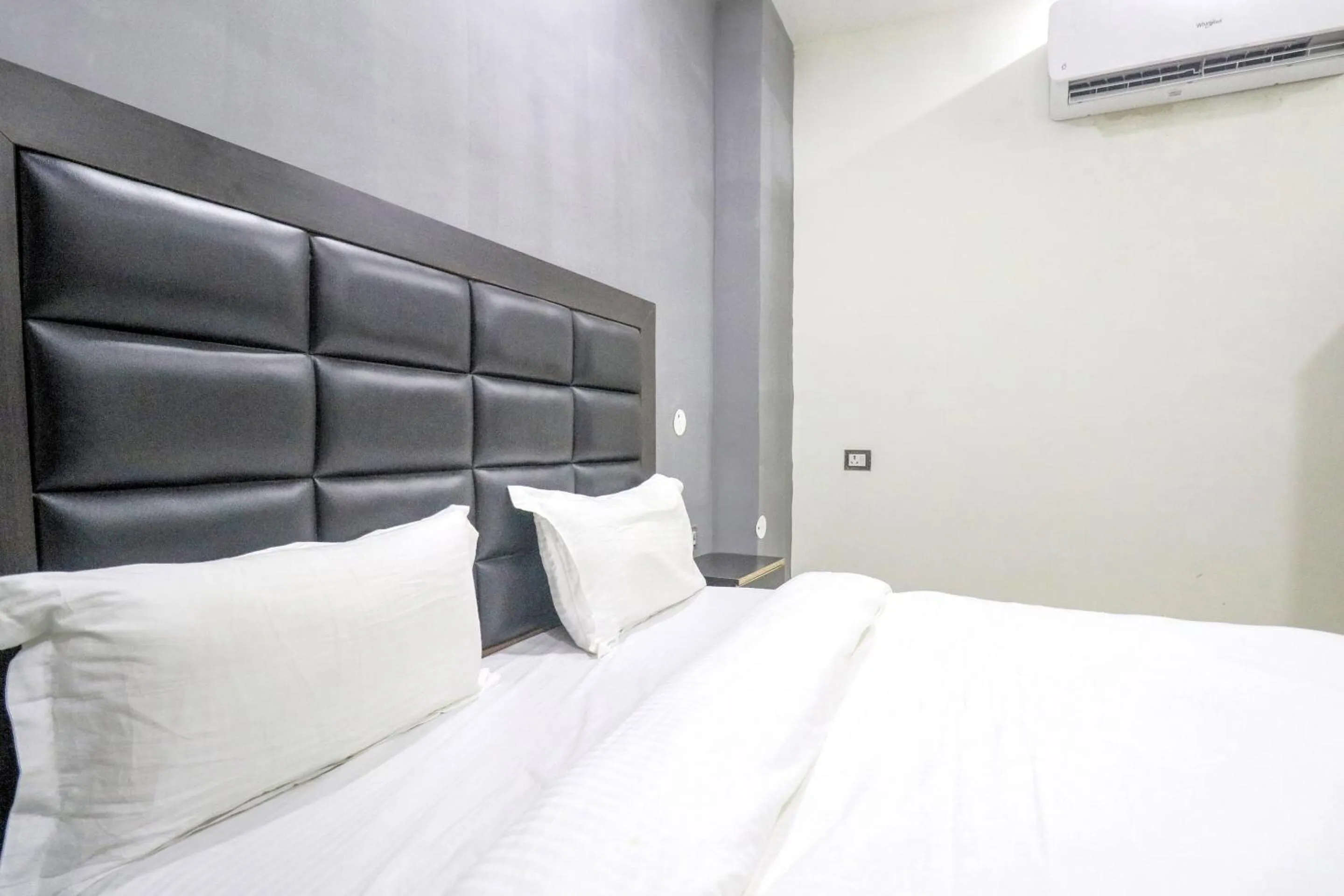 Bedroom, Bed in Collection O Mahavir Enclave Near Dashrath Puri Metro Station