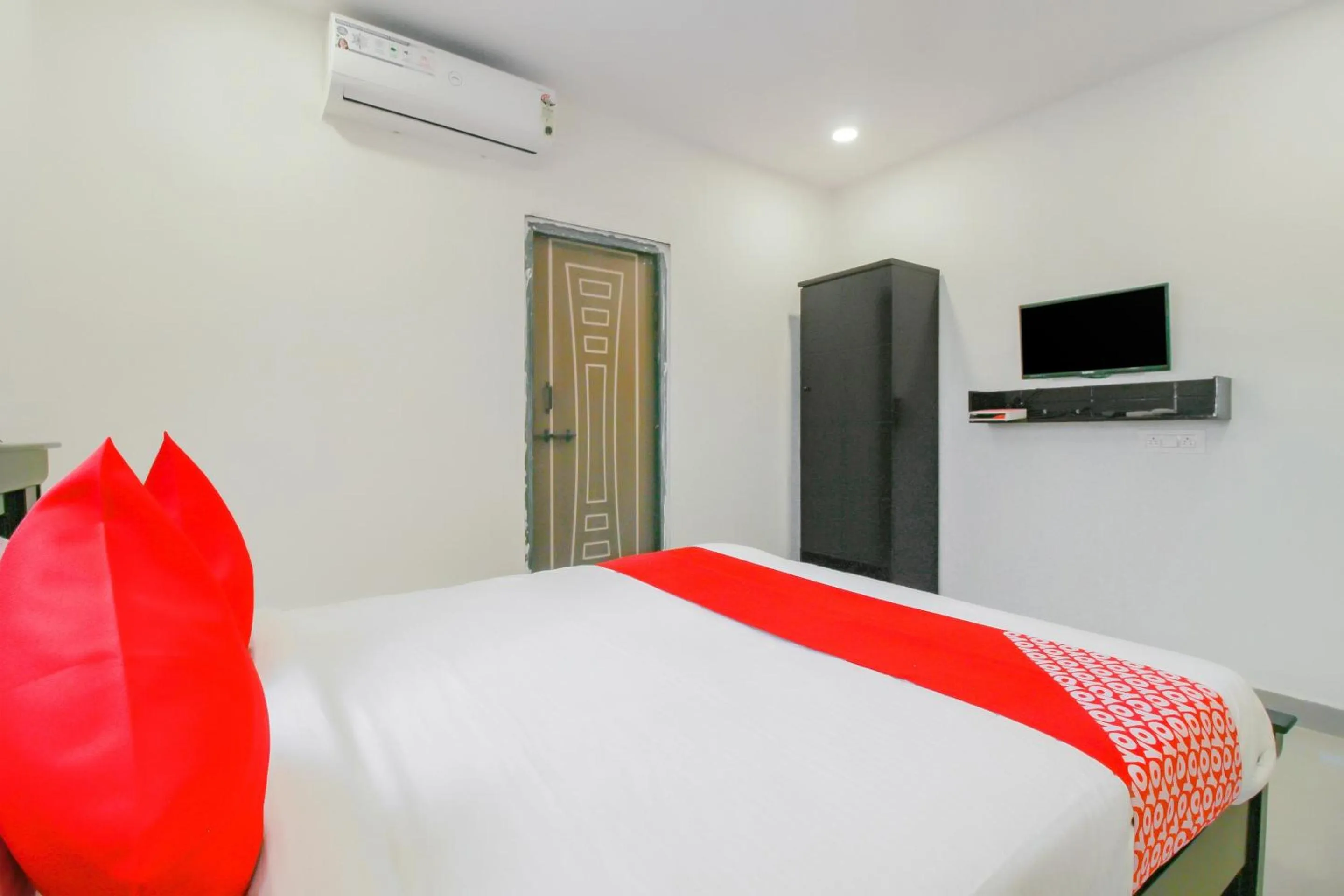 Bedroom, Bed in SPOT ON Pnd Complex