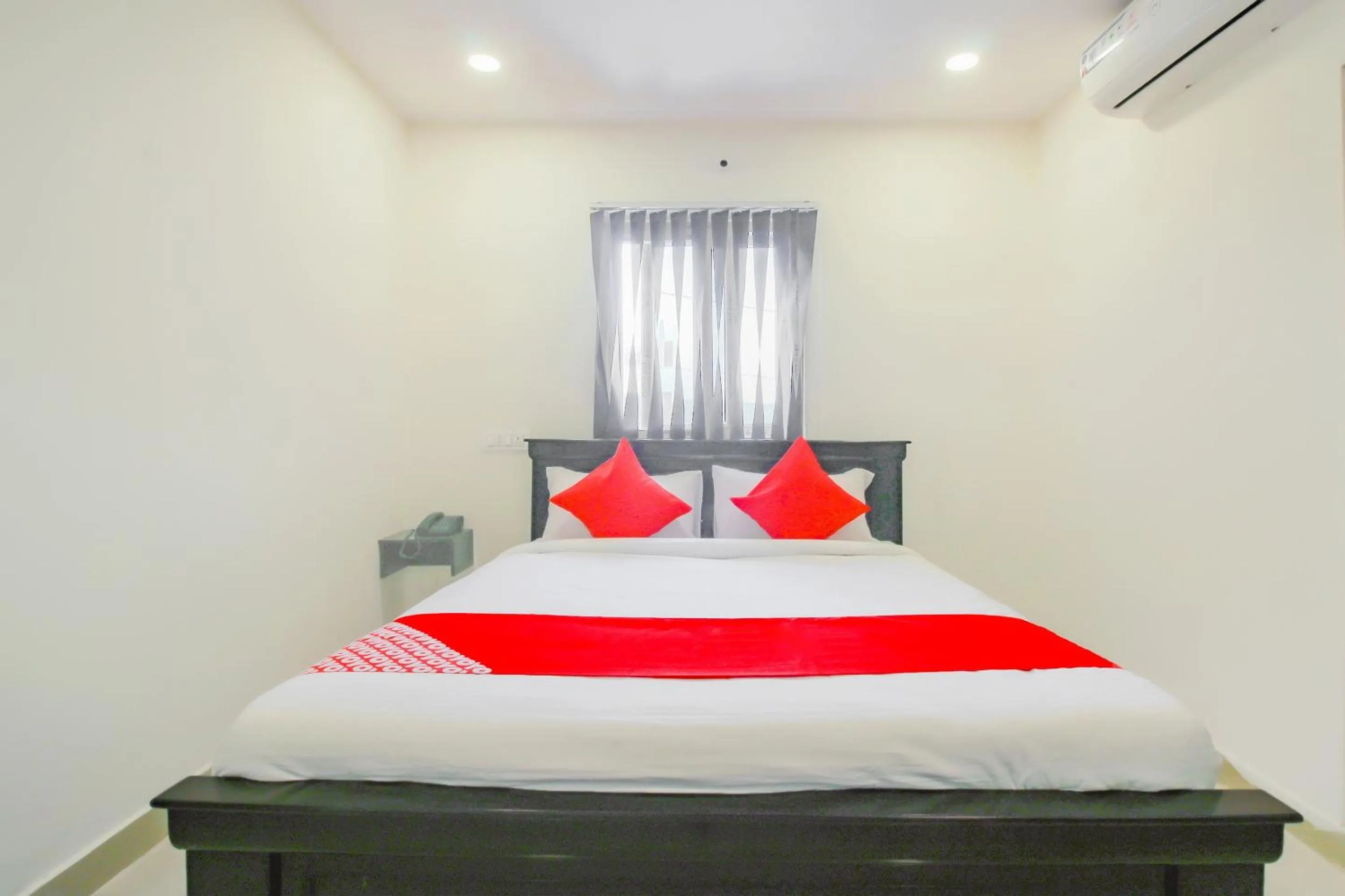 Lobby or reception, Bed in SPOT ON Pnd Complex