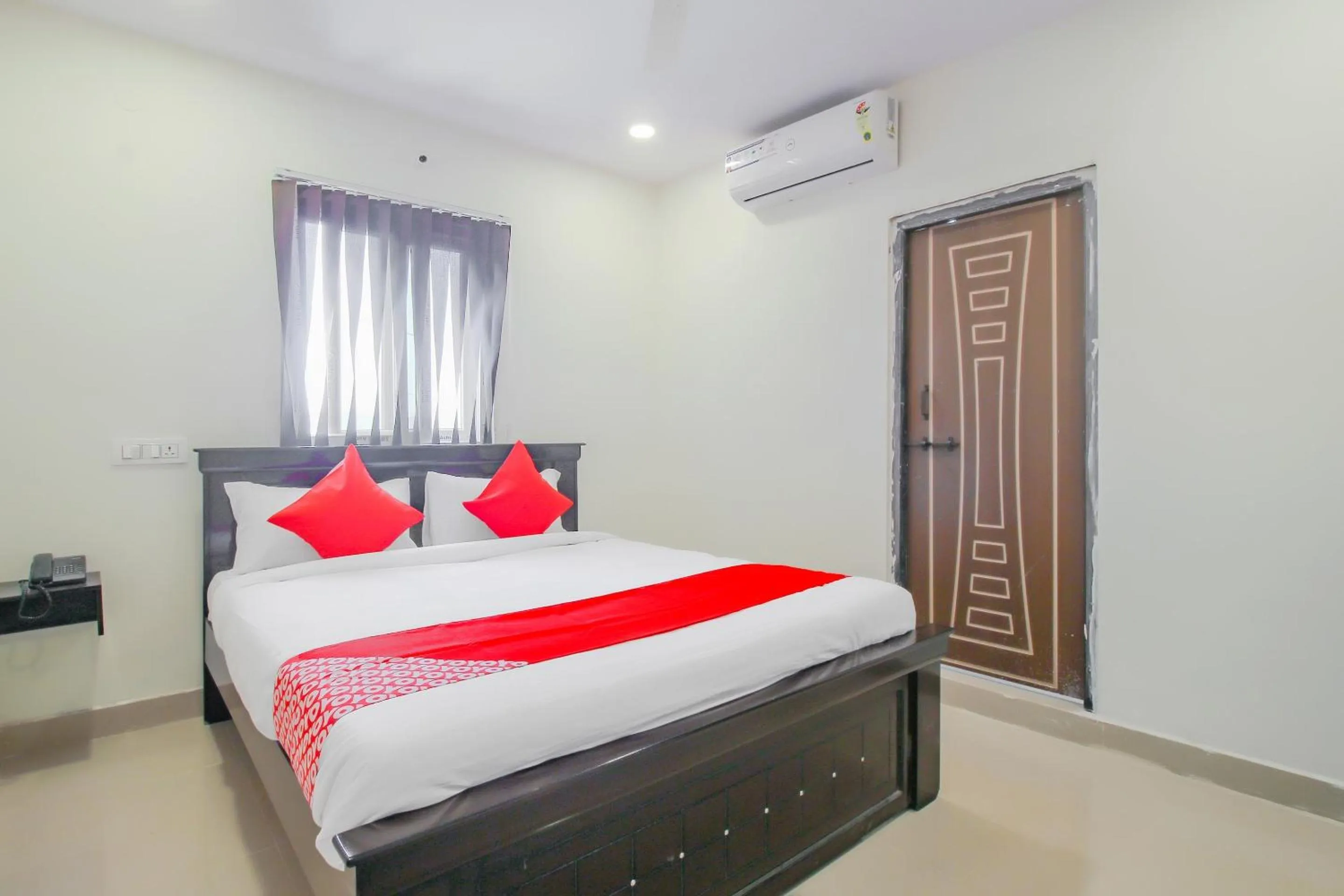 Lobby or reception, Bed in SPOT ON Pnd Complex