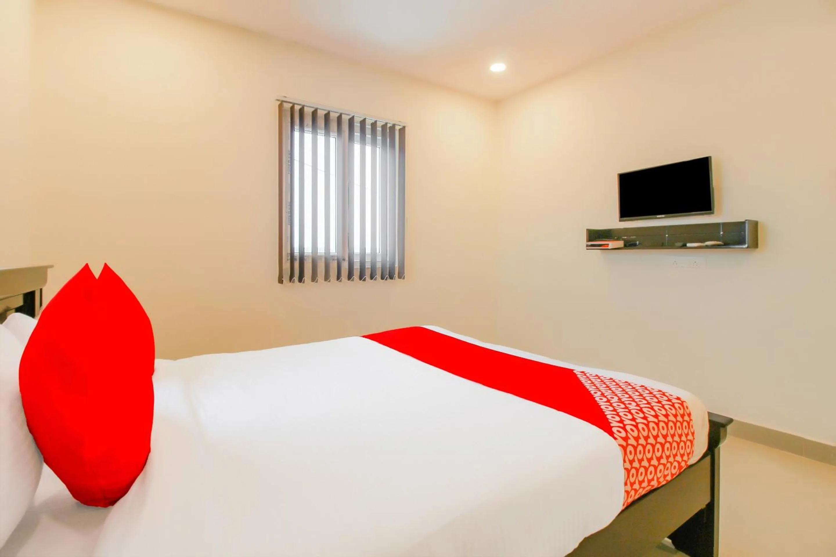 Bedroom, Bed in SPOT ON Pnd Complex