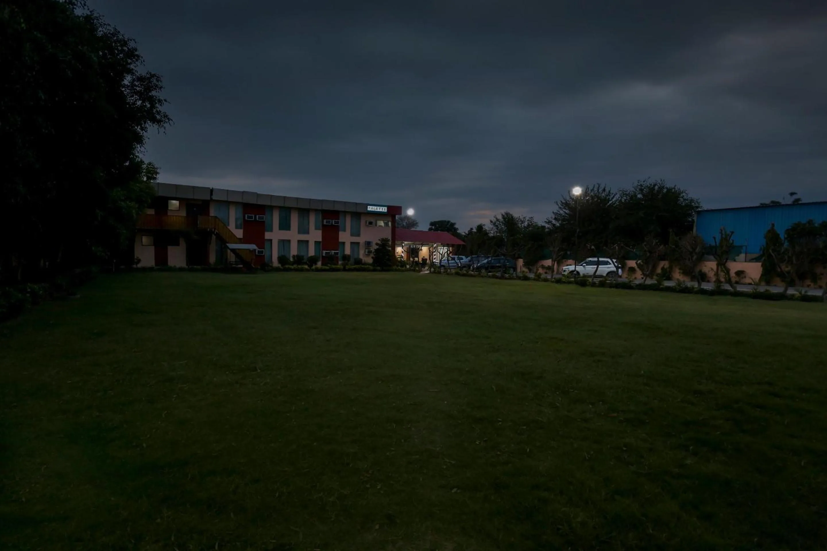 Facade/entrance in Palette - JPS Residency