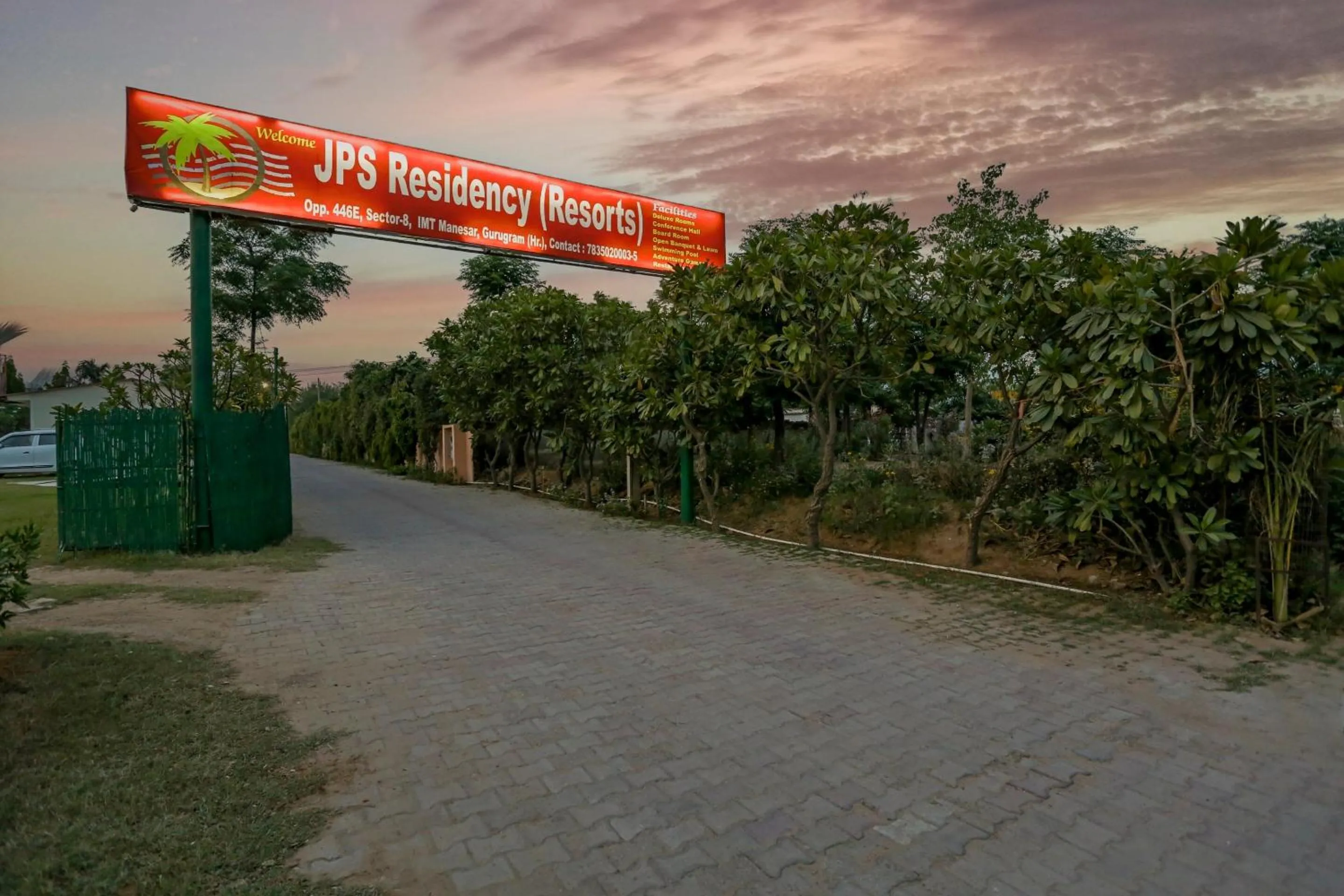 Facade/entrance in Palette - JPS Residency