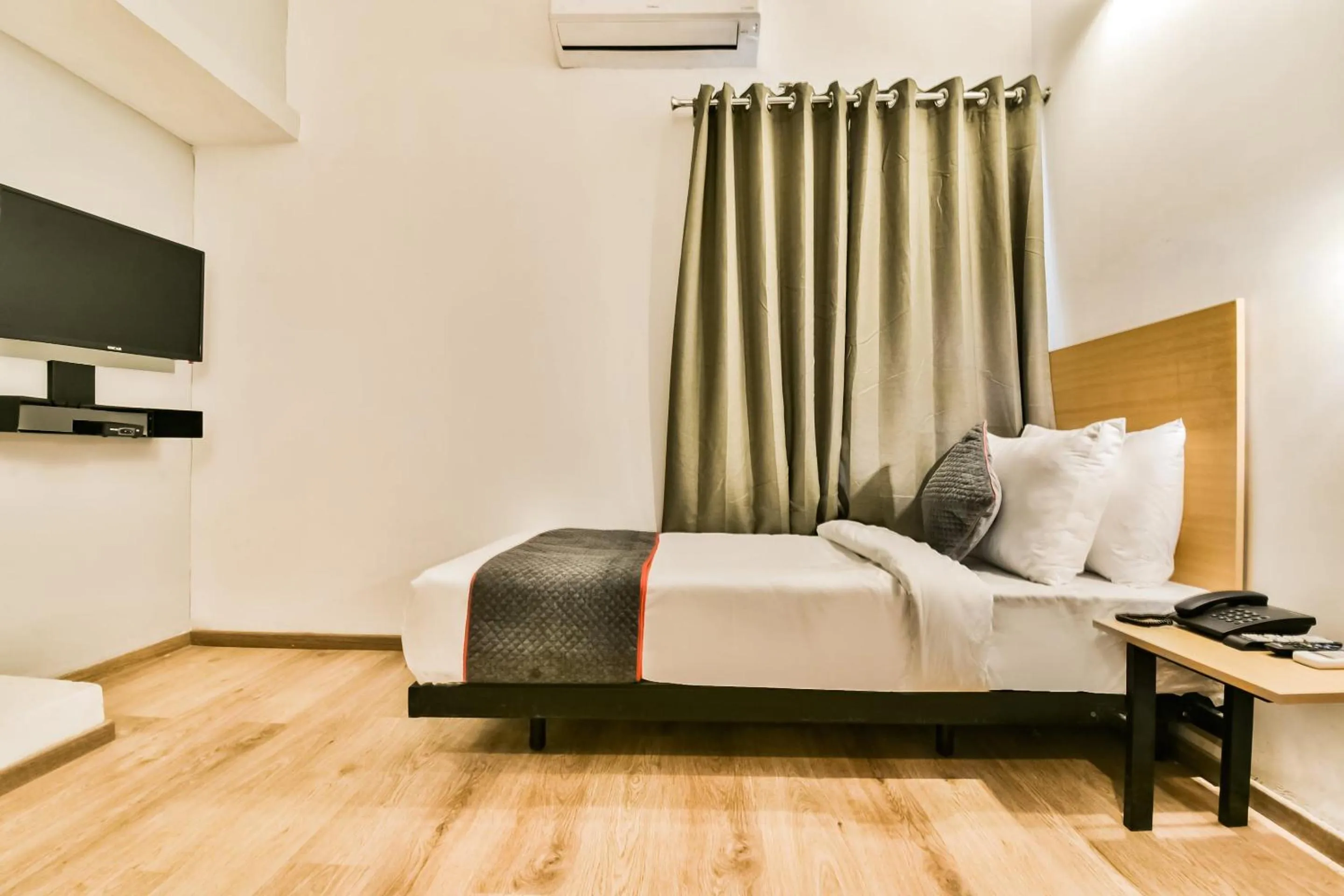 Bedroom, Bed in Super Townhouse Menka