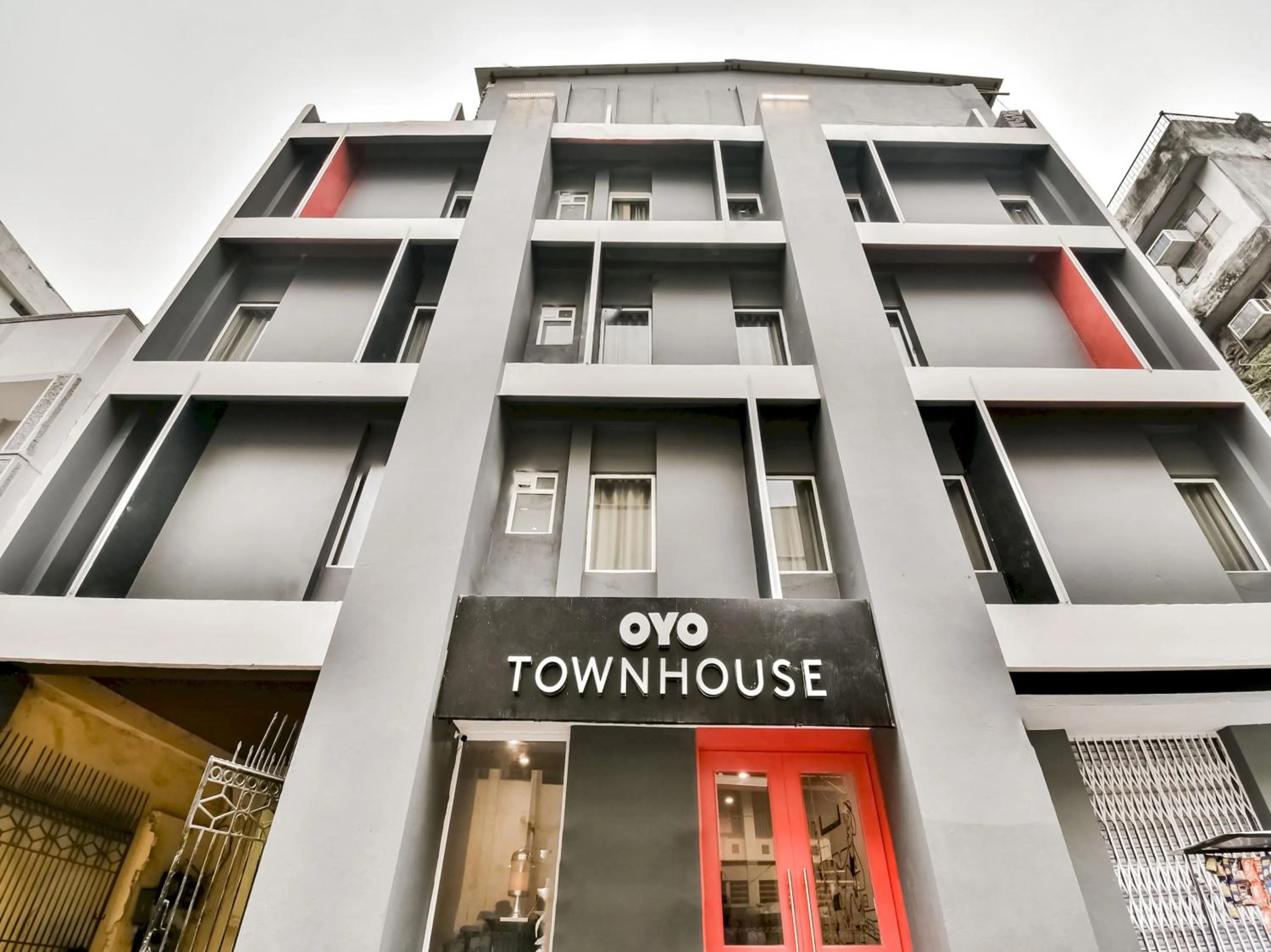 Facade/entrance in Super Townhouse Menka