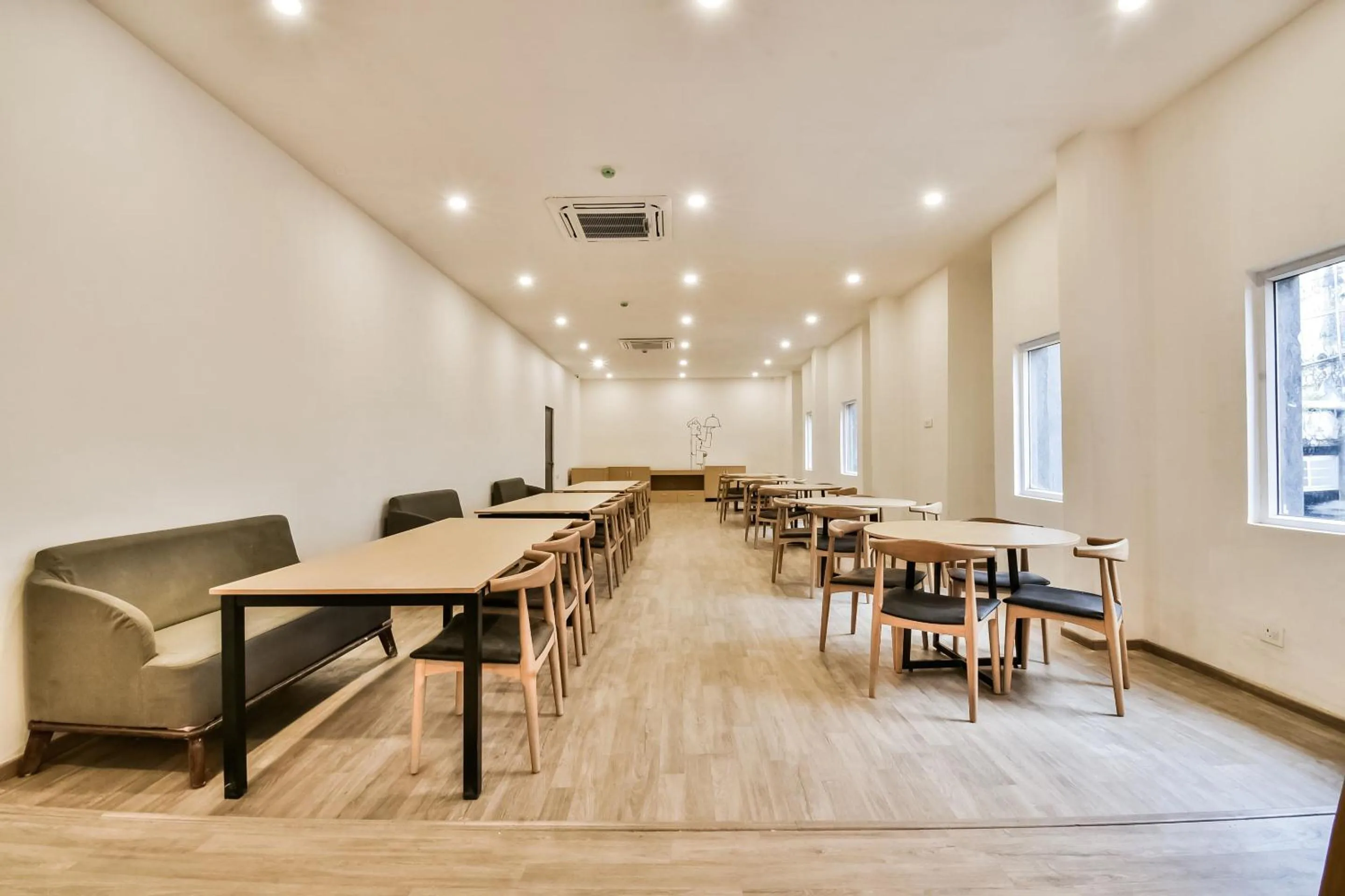 Restaurant/places to eat in Townhouse Menka