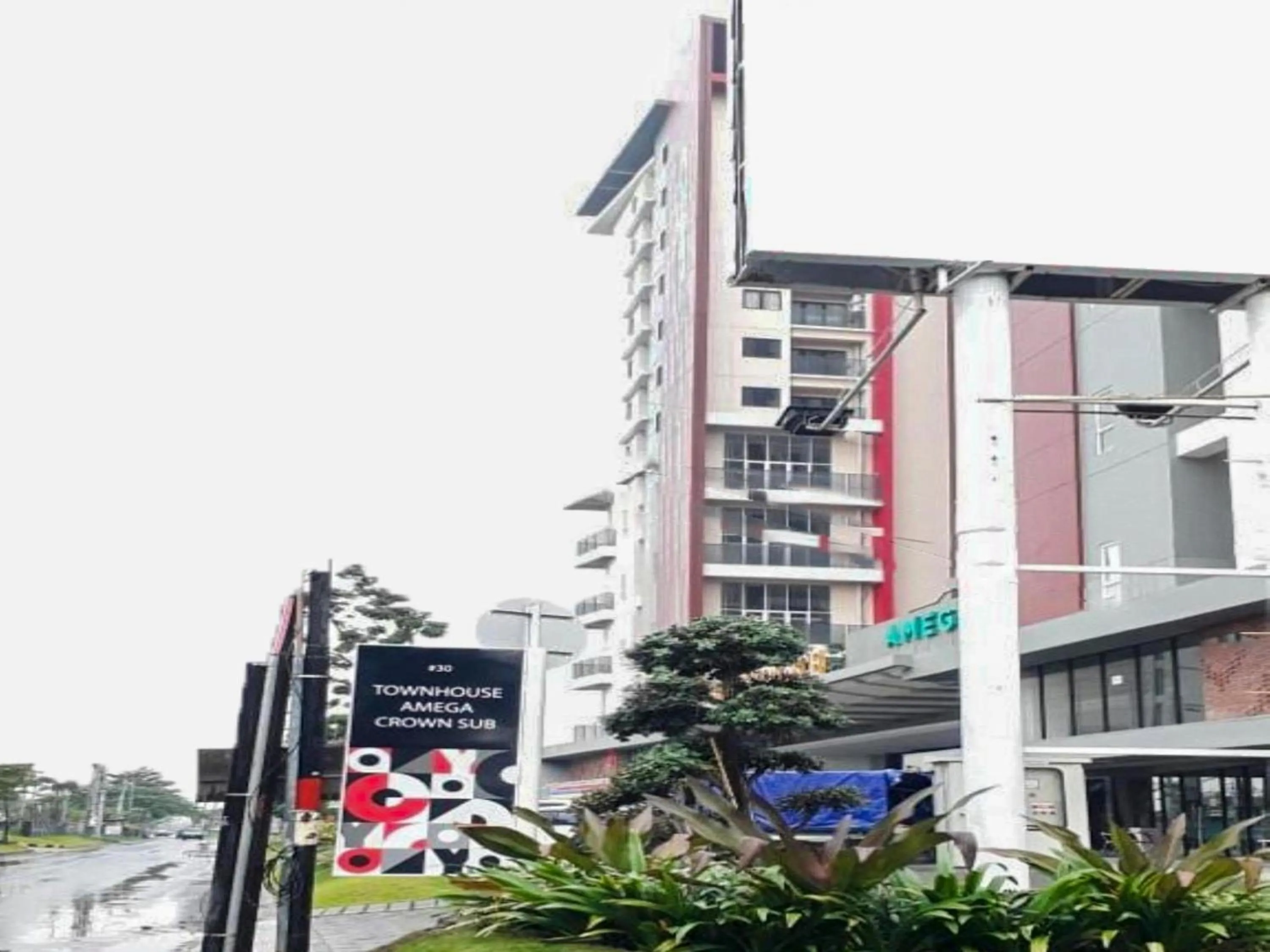 Neighbourhood in Collection O 30 Amega Crown Sub