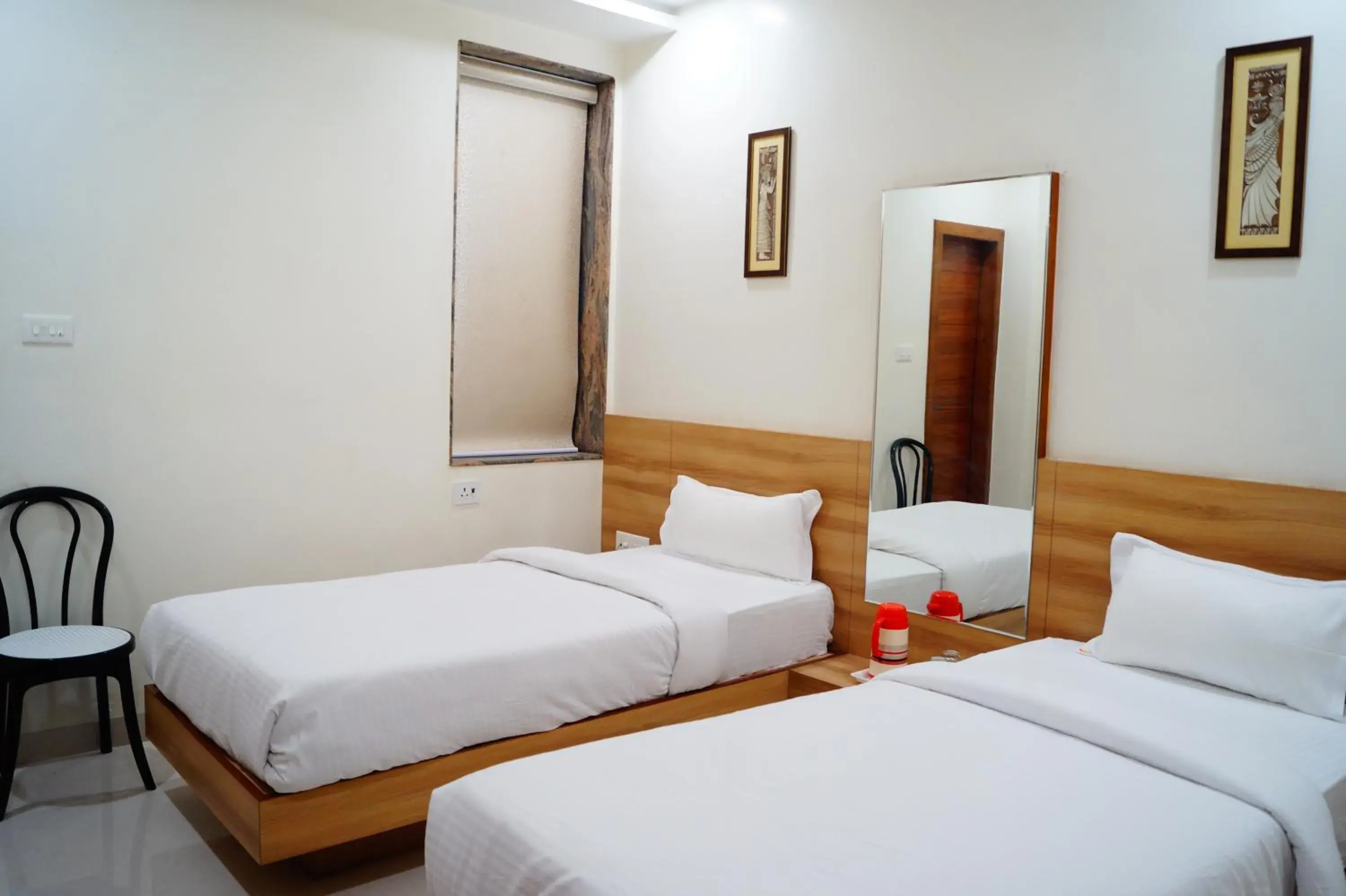Deluxe Twin Room in Hotel Shree Shyam International Deluxe Twin Room in Hotel Shree Shyam International