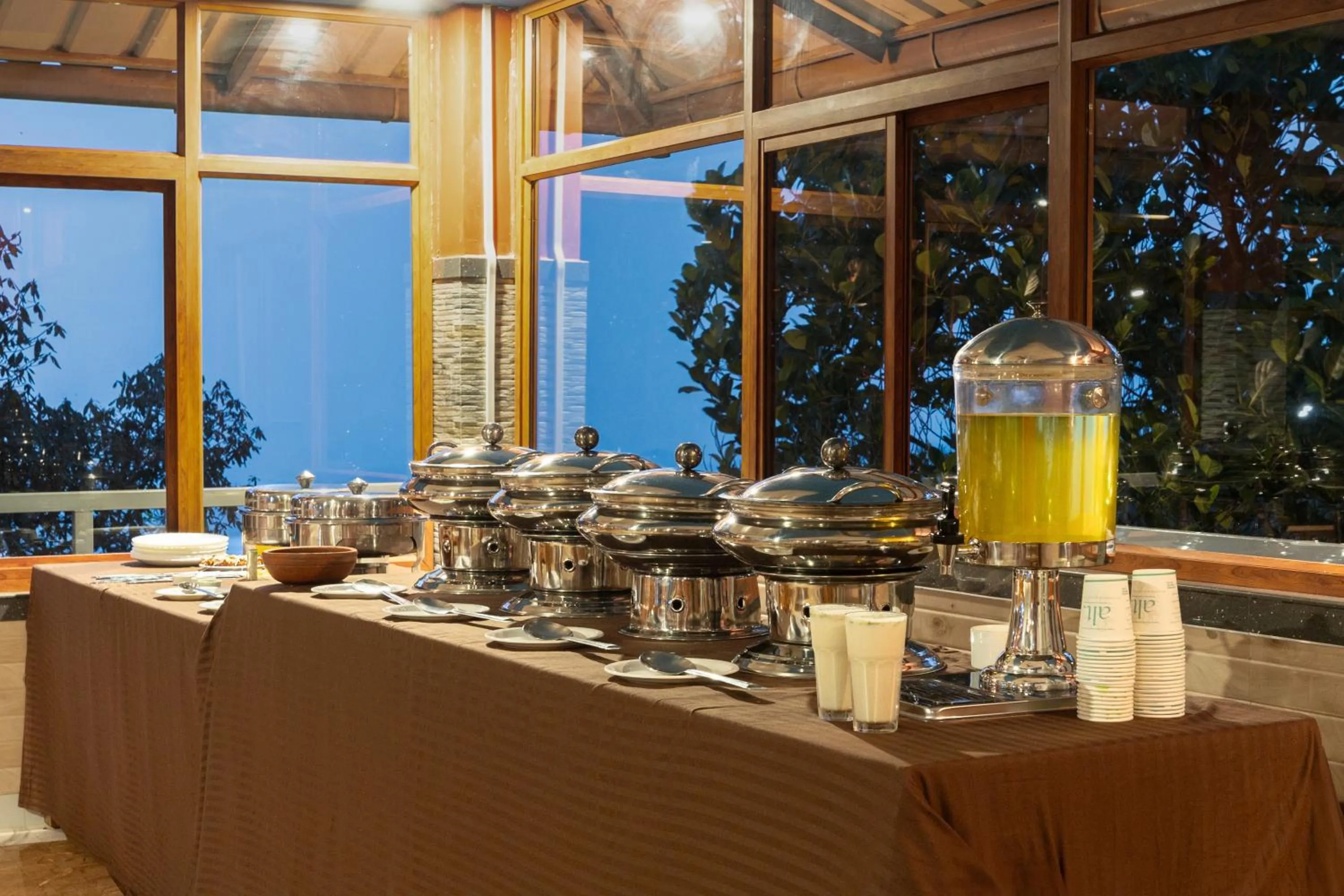 Restaurant/places to eat in Avadale Idukki - Stag Groups Not Allowed