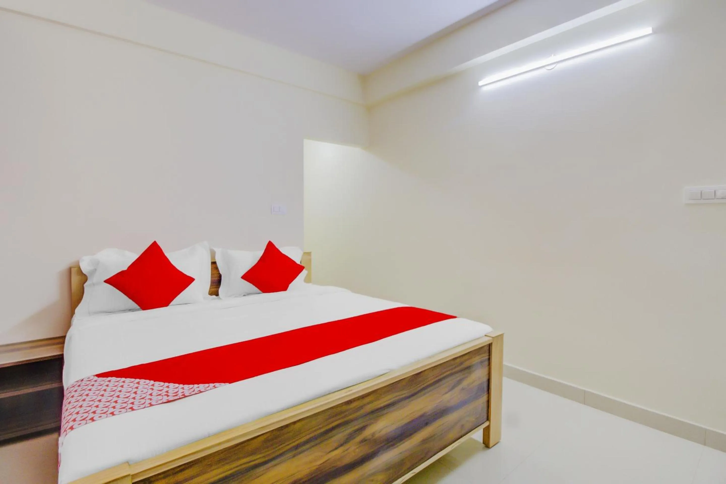 Bedroom, Bed in Hotel O Nelli Suites