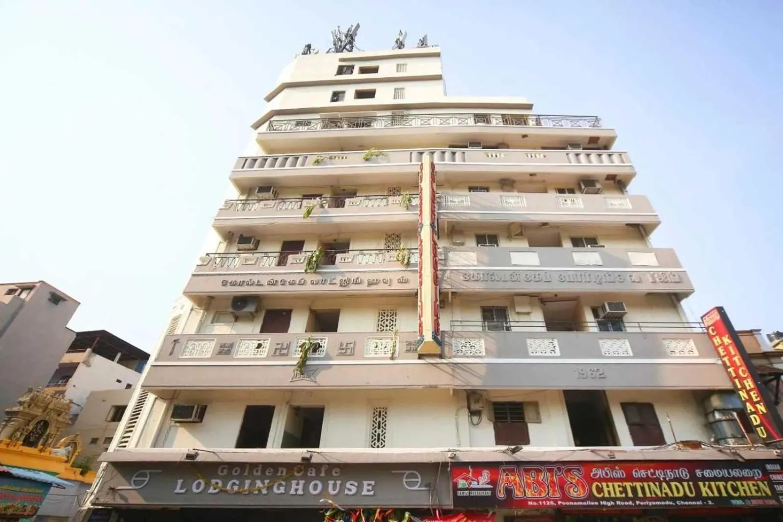 Facade/entrance in Hotel O Golden Cafe