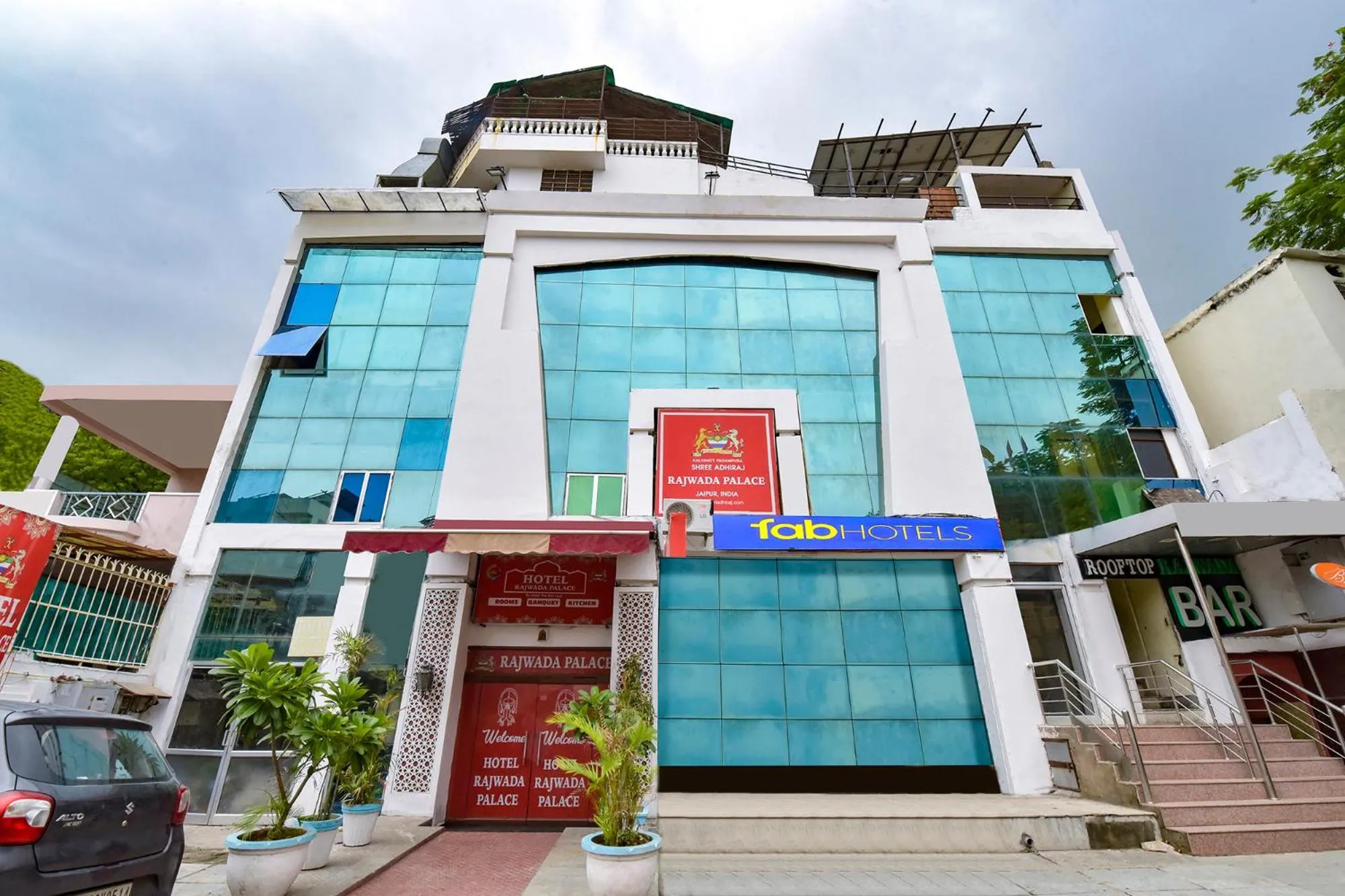 Collection O Rajwada Palace