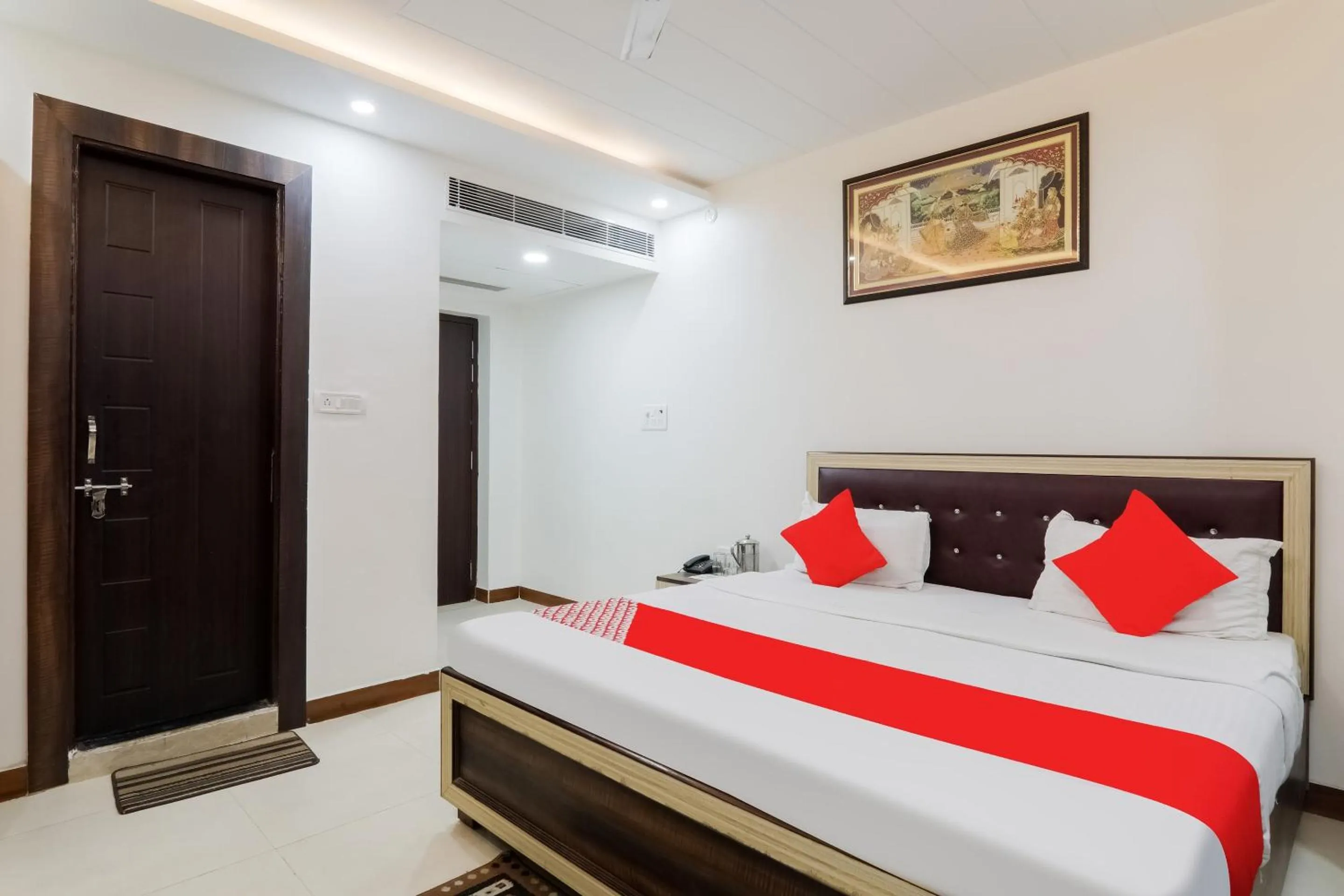 Bedroom, Bed in Hotel O The Maharaja Inn