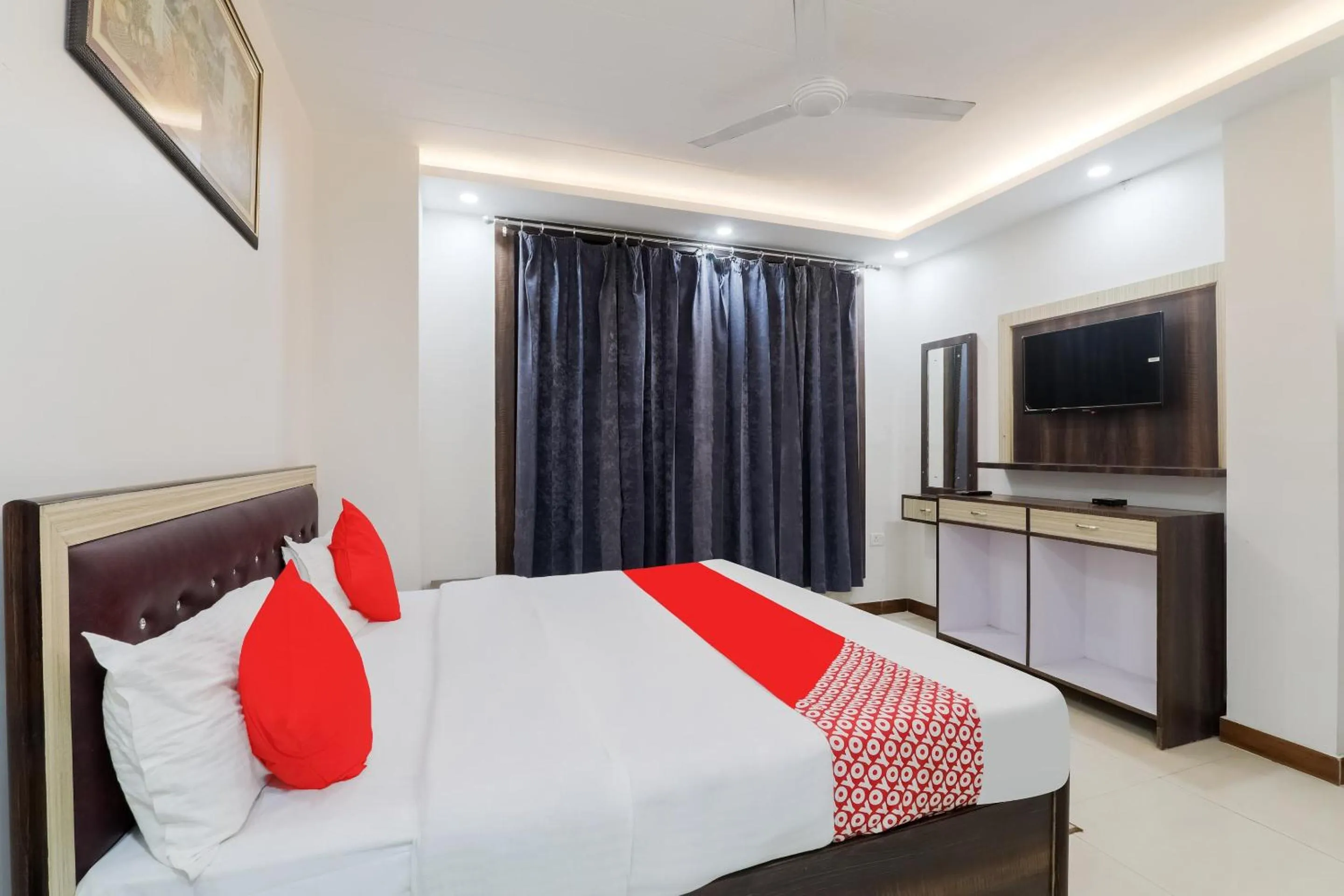 Bedroom, Bed in Hotel O The Maharaja Inn