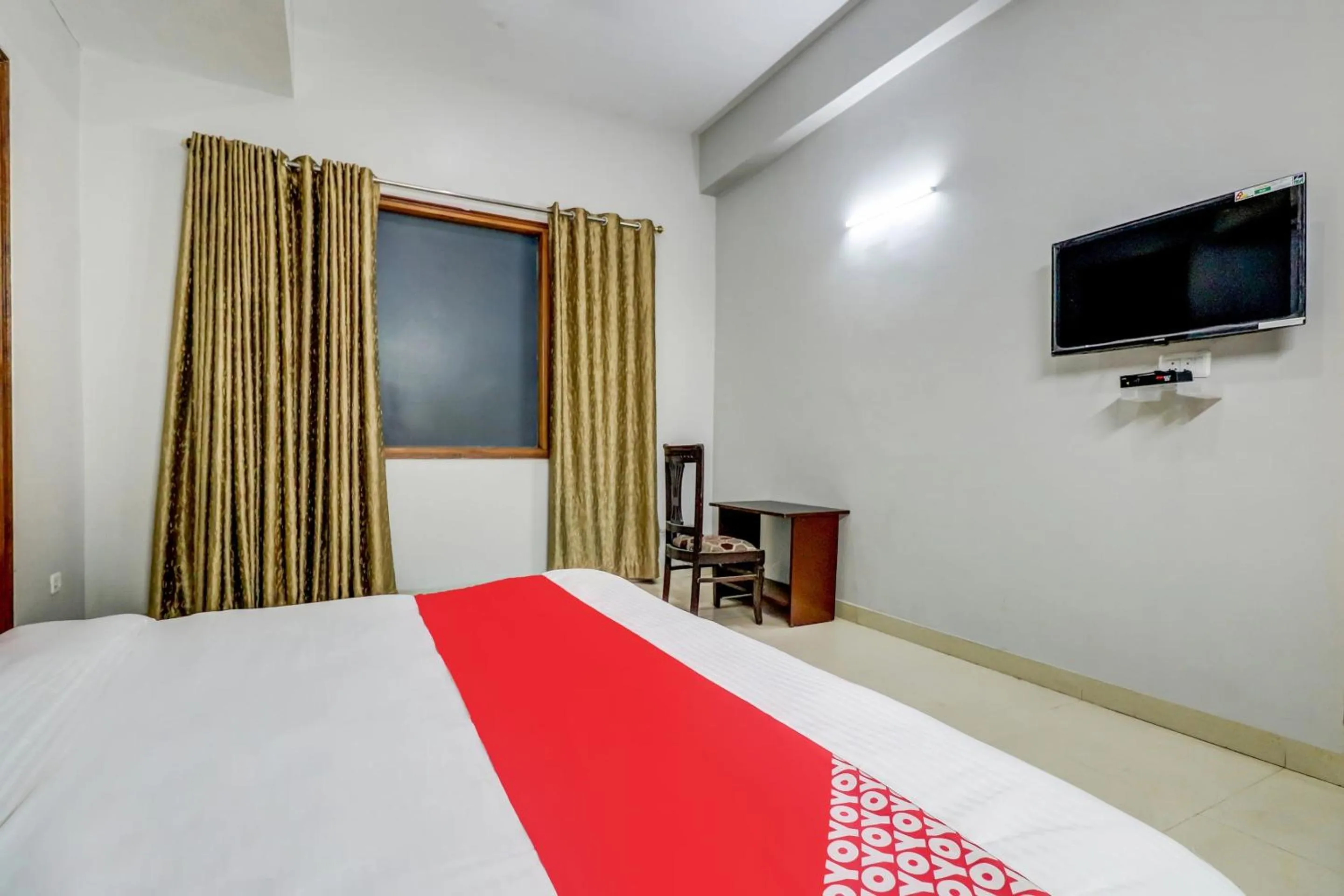 Bedroom, Bed in Hotel O by OYO Tokyo