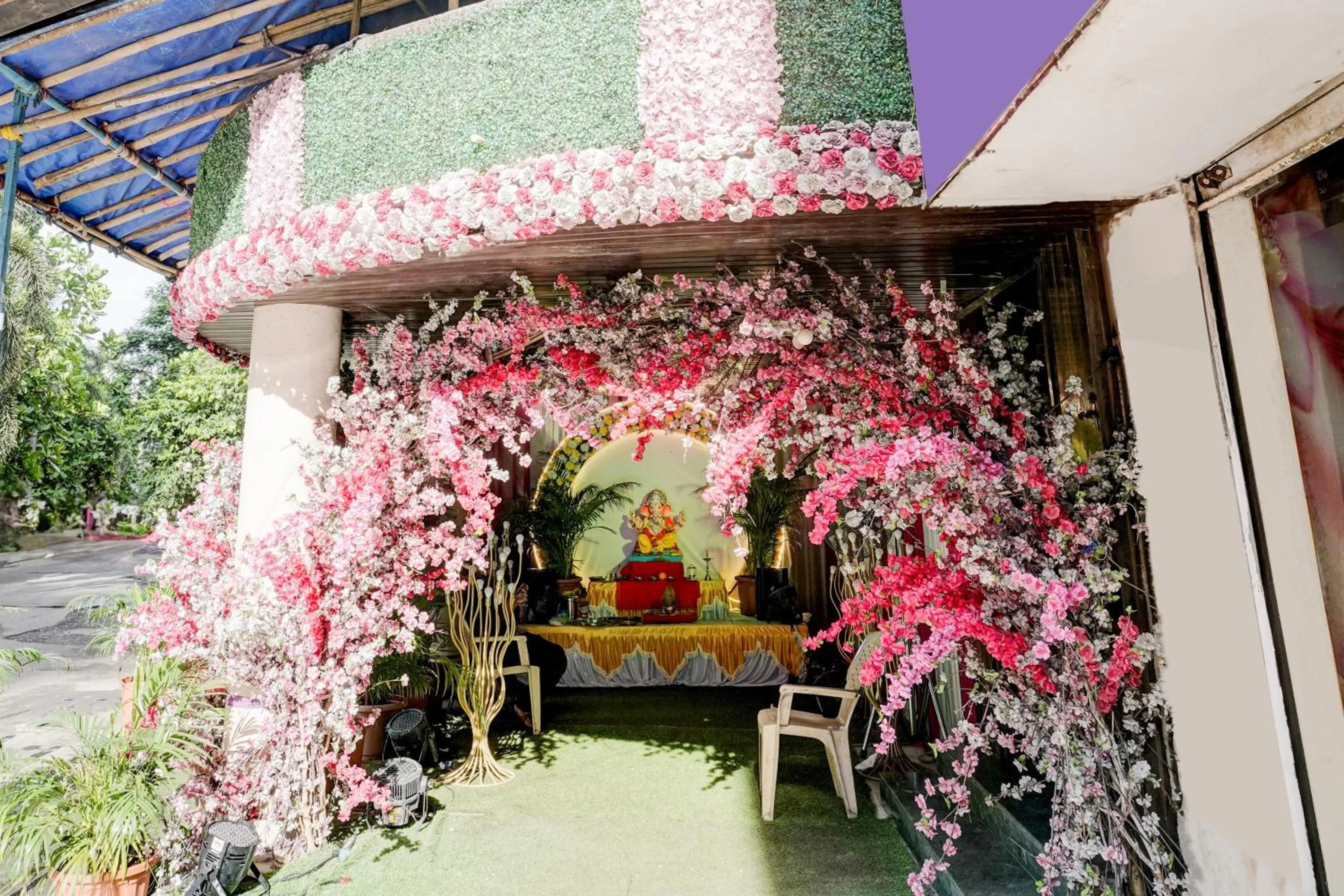 Facade/entrance in Super Collection O Thane Formerly Dove Residency