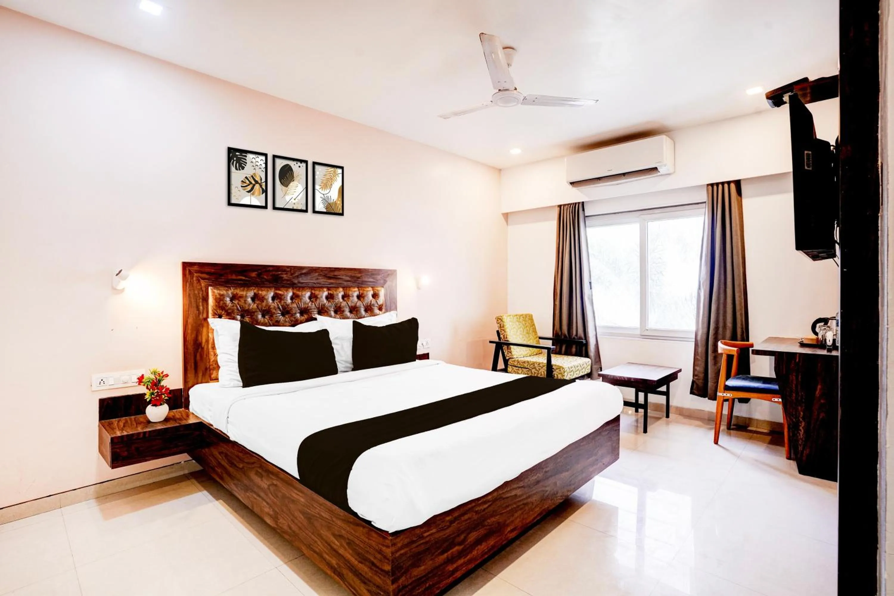 Bedroom, Bed in Super Townhouse OAK Kopar Khairane Navi Mumbai Formerly IVY Hotel