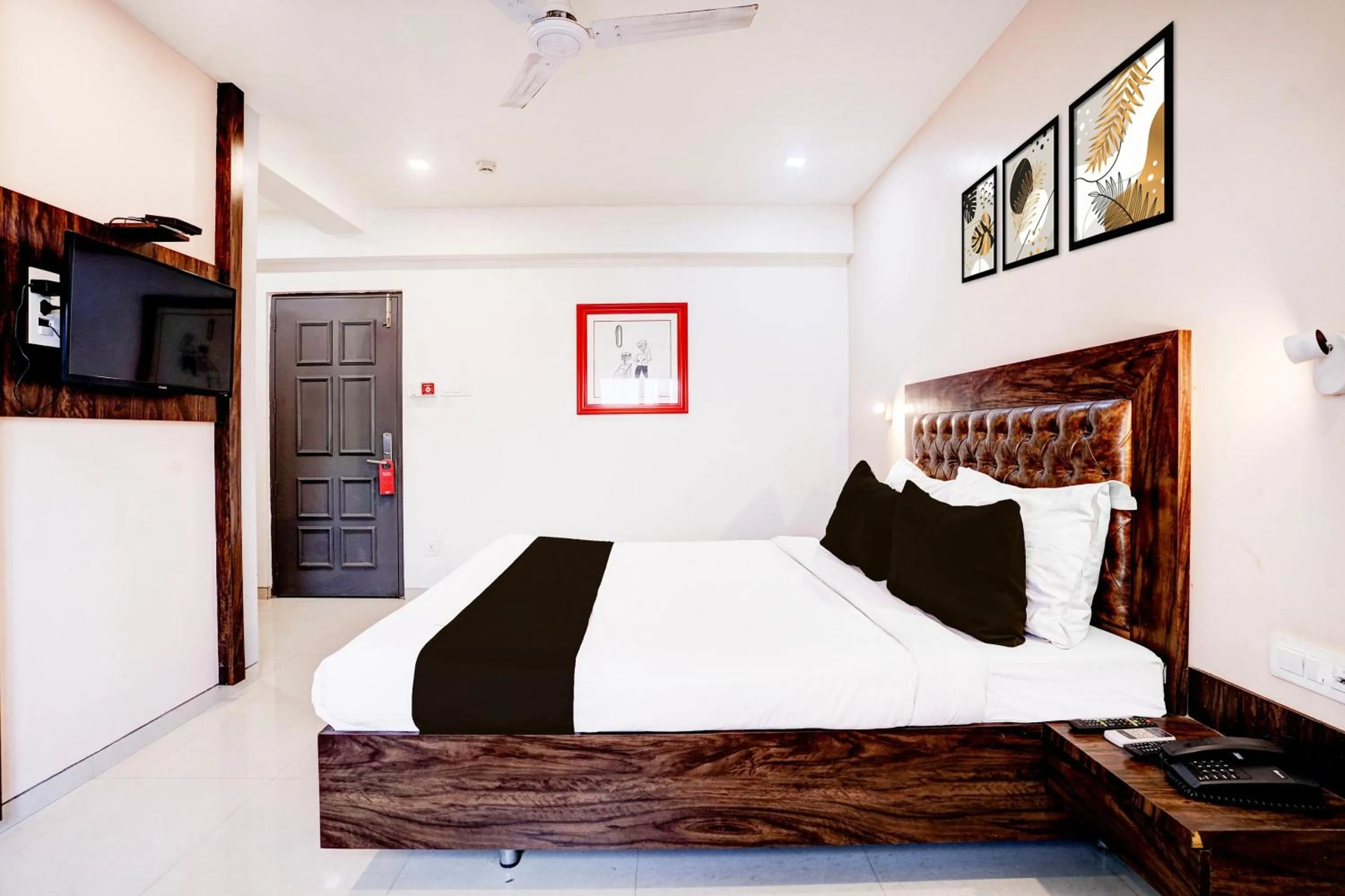Bedroom, Bed in Super Townhouse OAK Kopar Khairane Navi Mumbai Formerly IVY Hotel