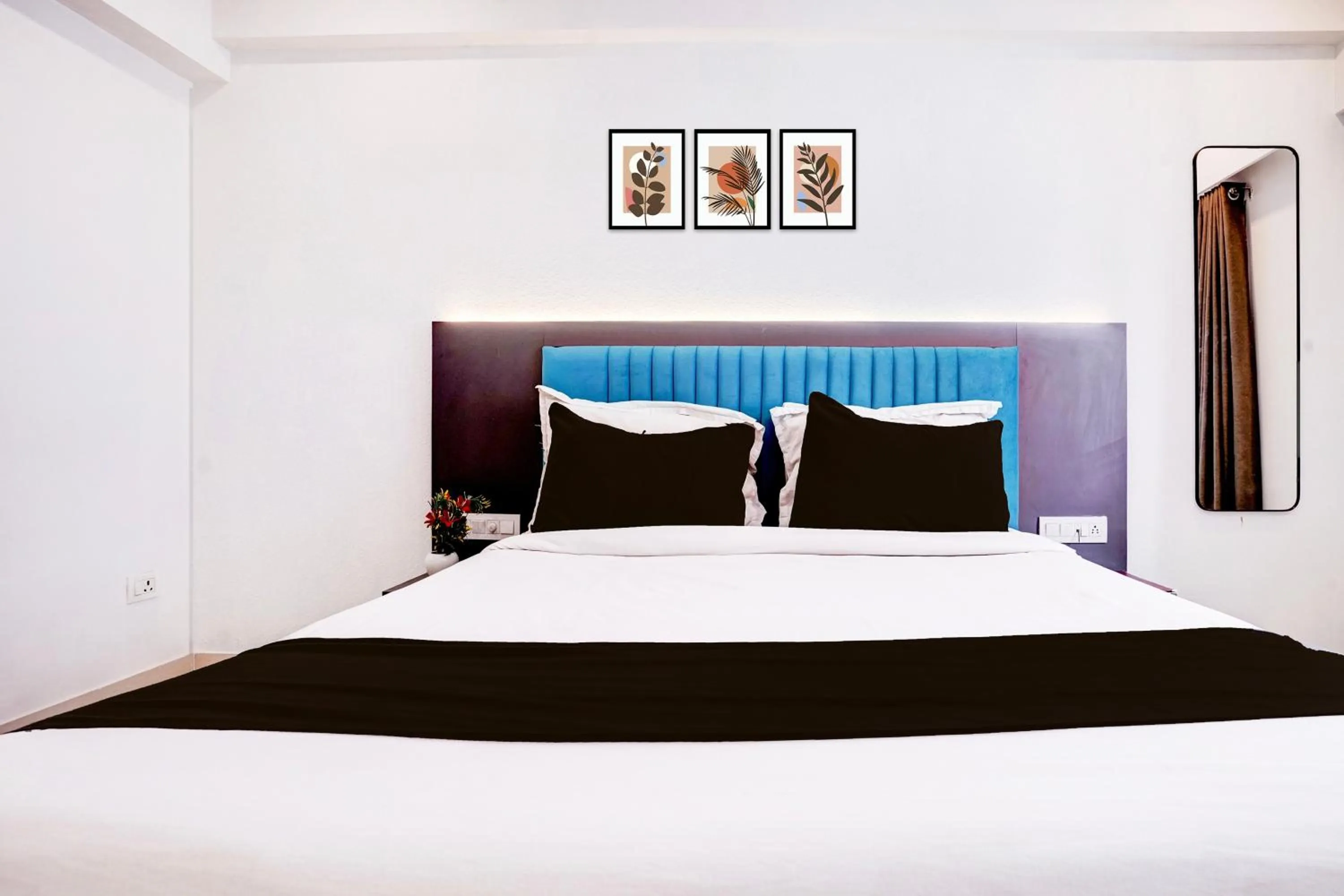 Bedroom, Bed in Super Townhouse OAK Kopar Khairane Navi Mumbai Formerly IVY Hotel