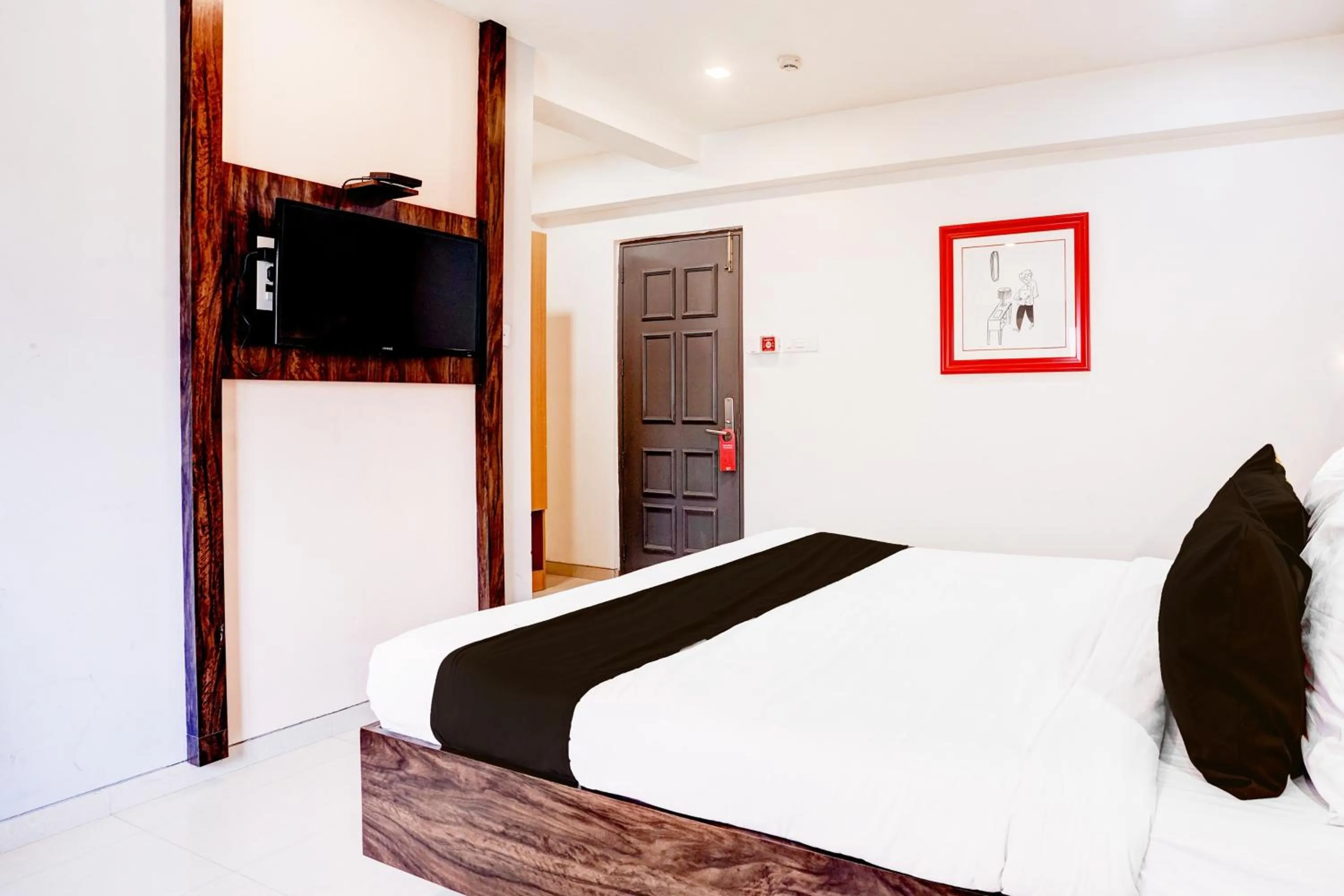 Bedroom, Bed in FabHotel Ashray Residency