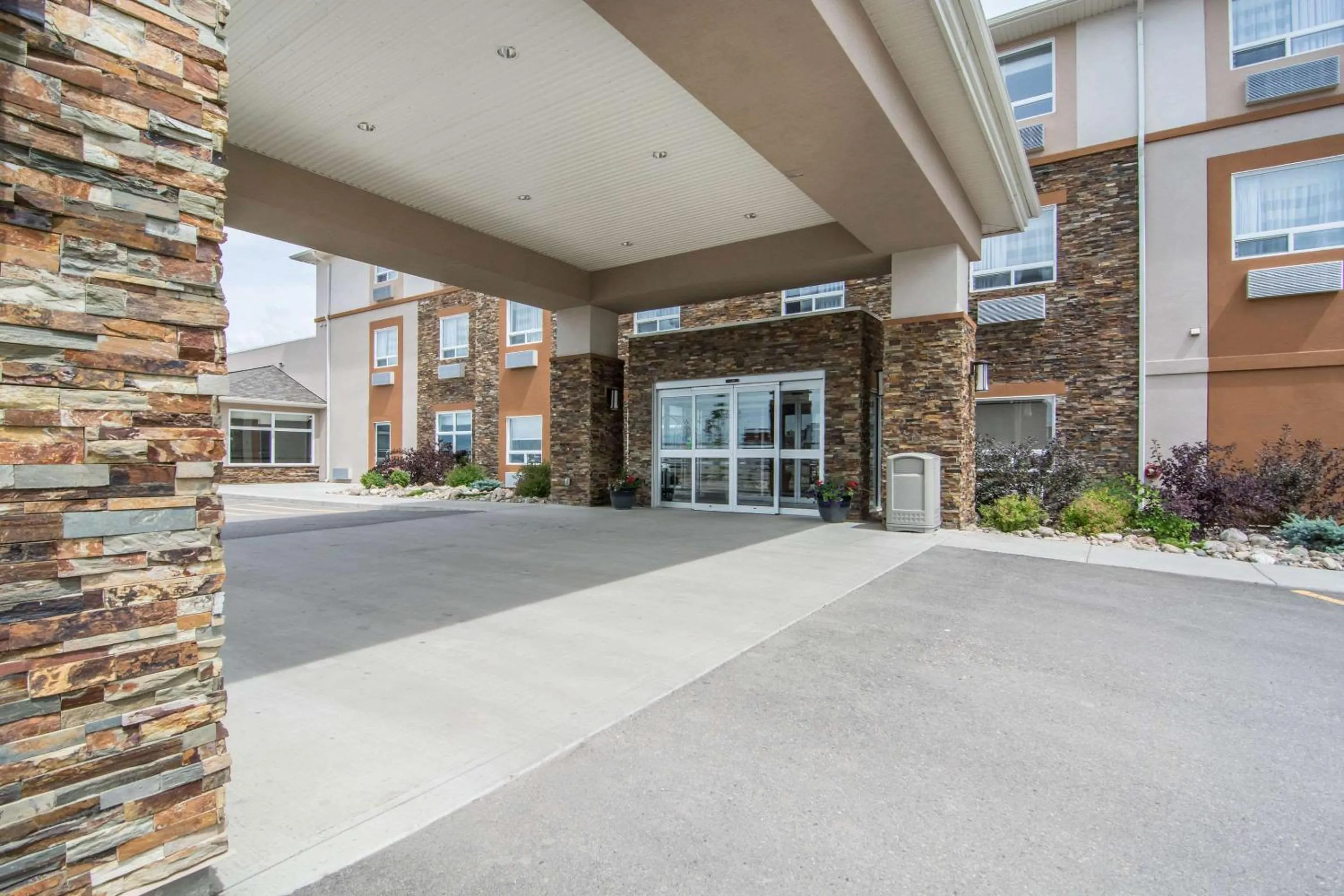 Property building in Sleep Inn Regina East