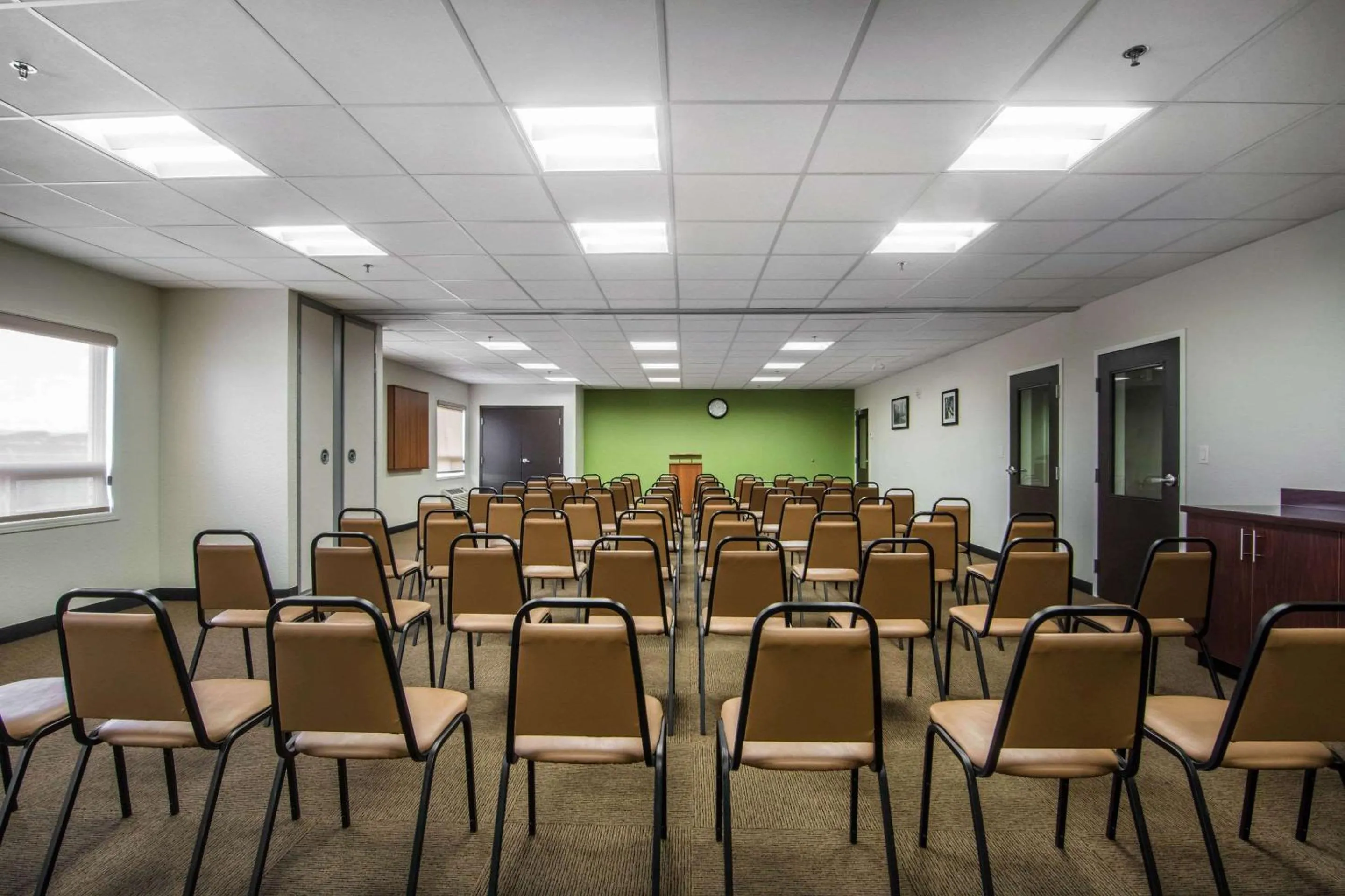 Meeting/conference room in Sleep Inn Regina East