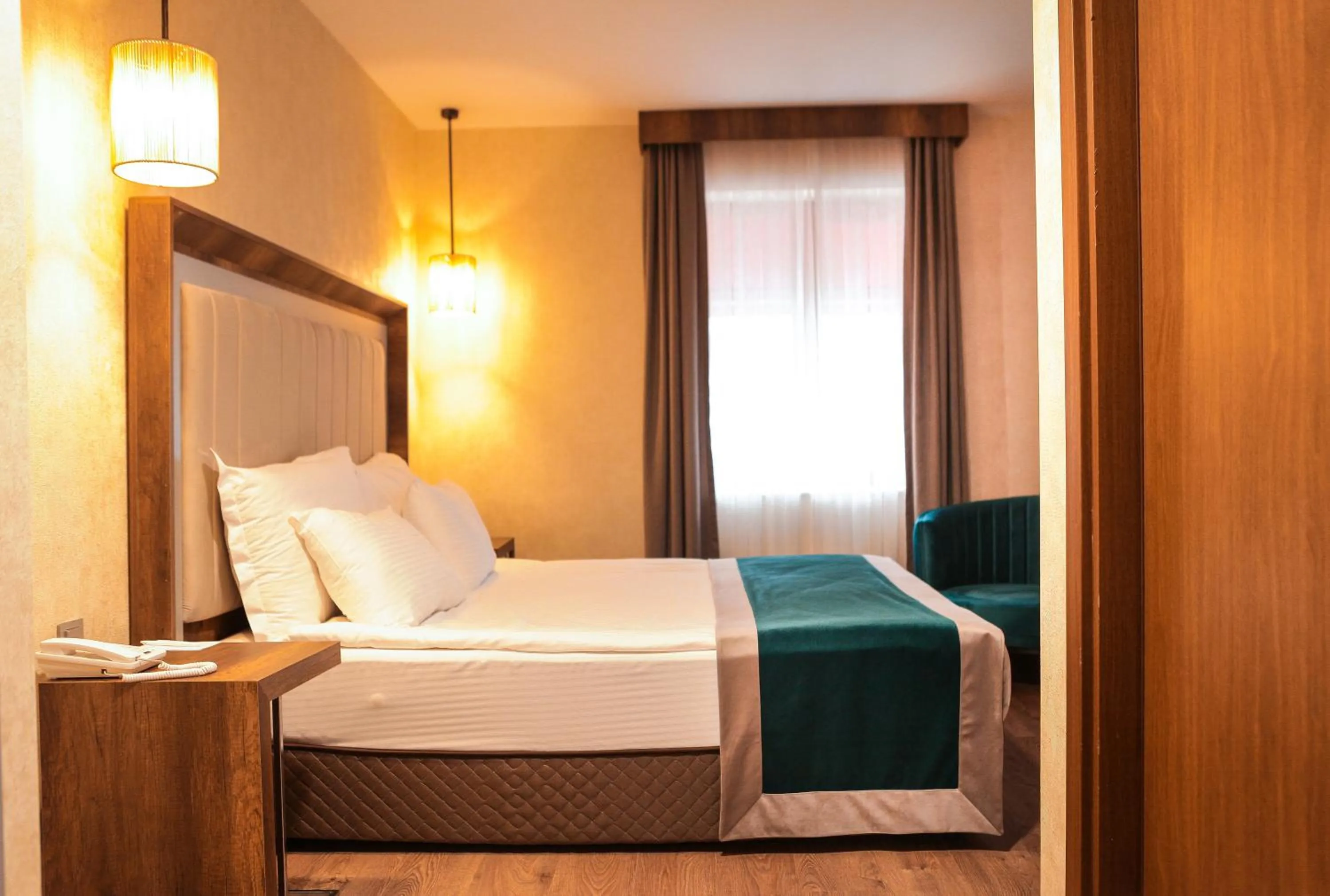 Massage, Bed in The Life Hotel & Spa