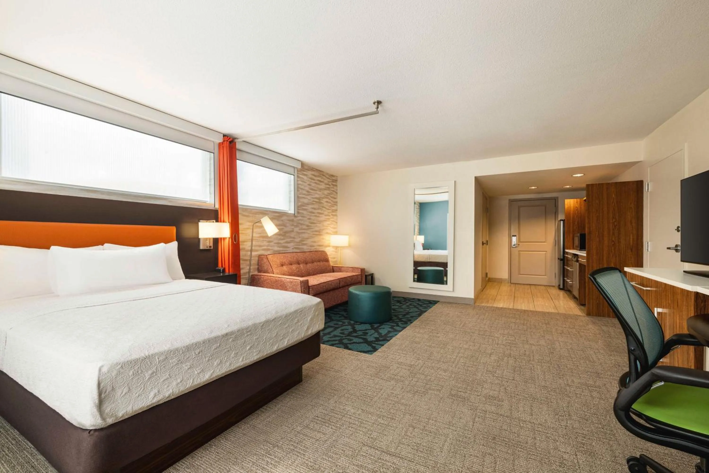 Bed in Home2 Suites by Hilton Denver West / Federal Center