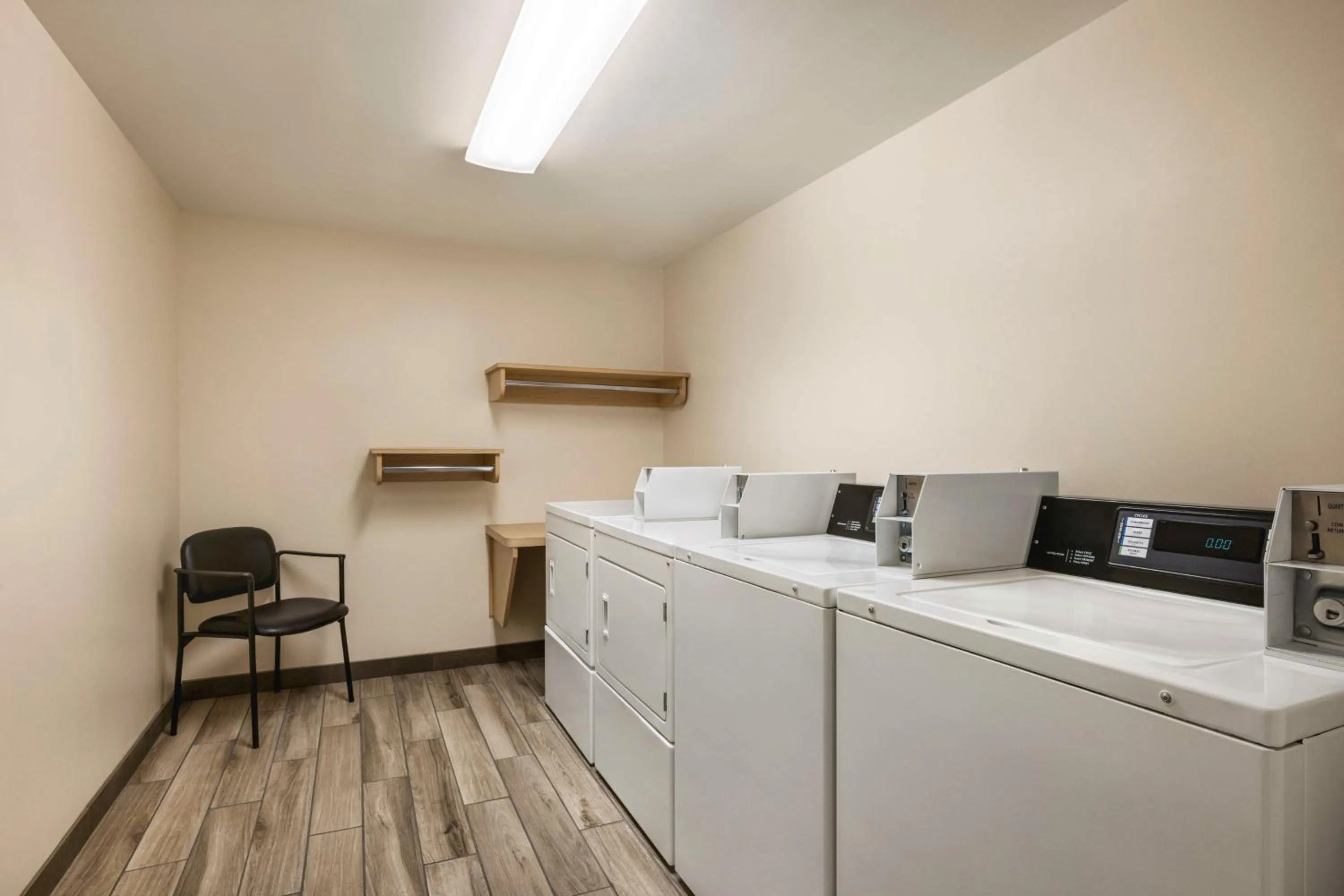 laundry in Home2 Suites by Hilton Denver West / Federal Center