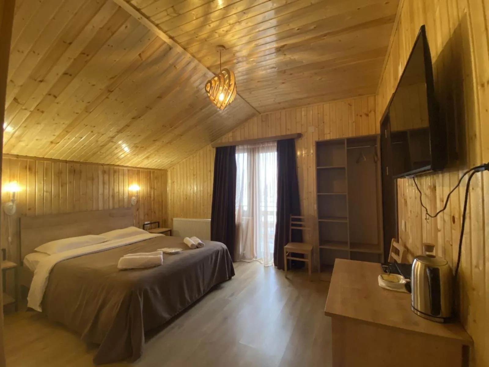 Shower, Bed in HOTEL KAZBEGI 1963