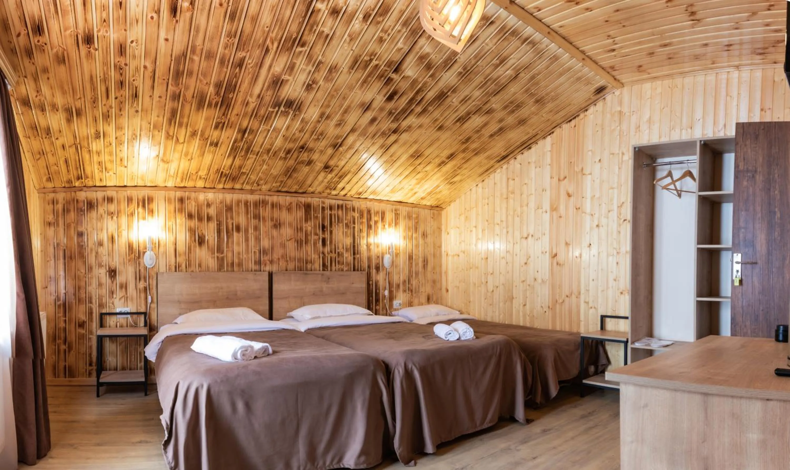 Shower, Bed in HOTEL KAZBEGI 1963