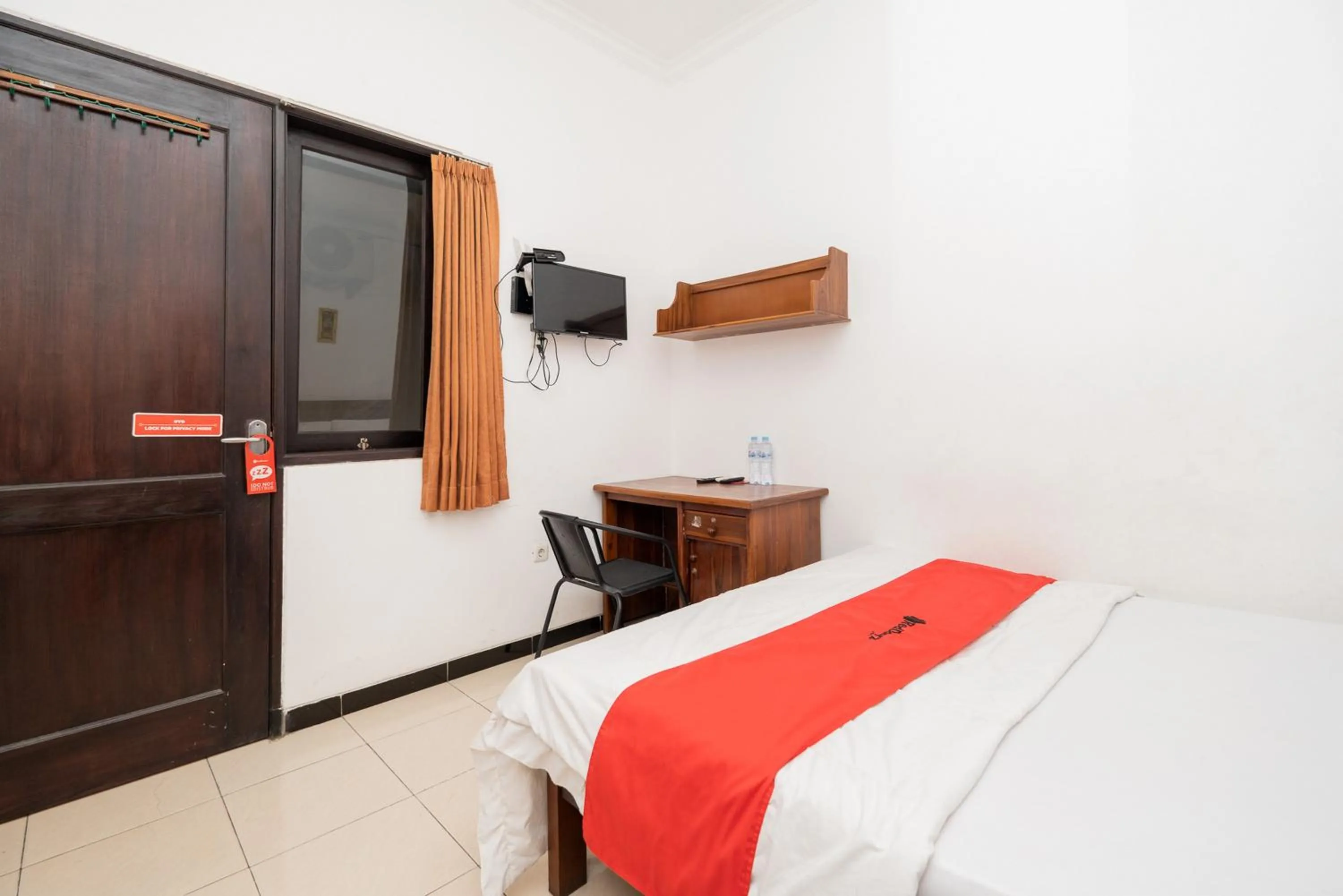 Bed in RedDoorz At Nginden Surabaya