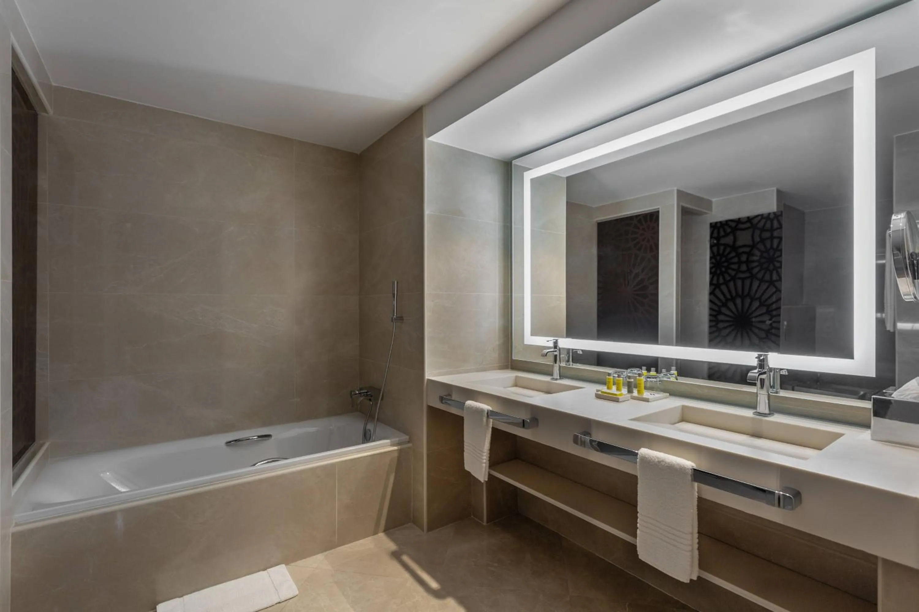 Bathroom in Algiers Marriott Hotel Bab Ezzouar