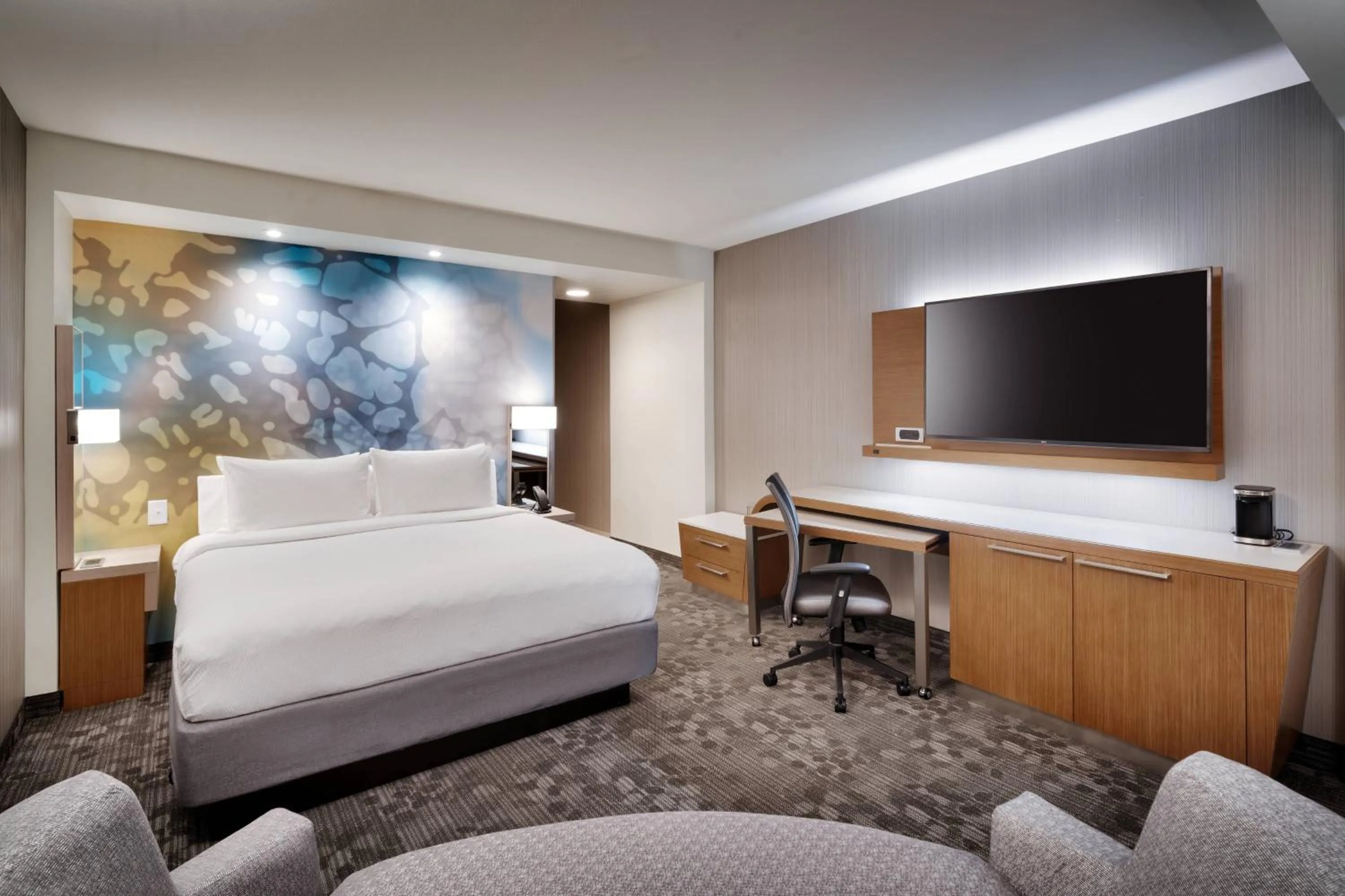 Photo of the whole room, Bed in Courtyard by Marriott Atlanta Duluth Downtown