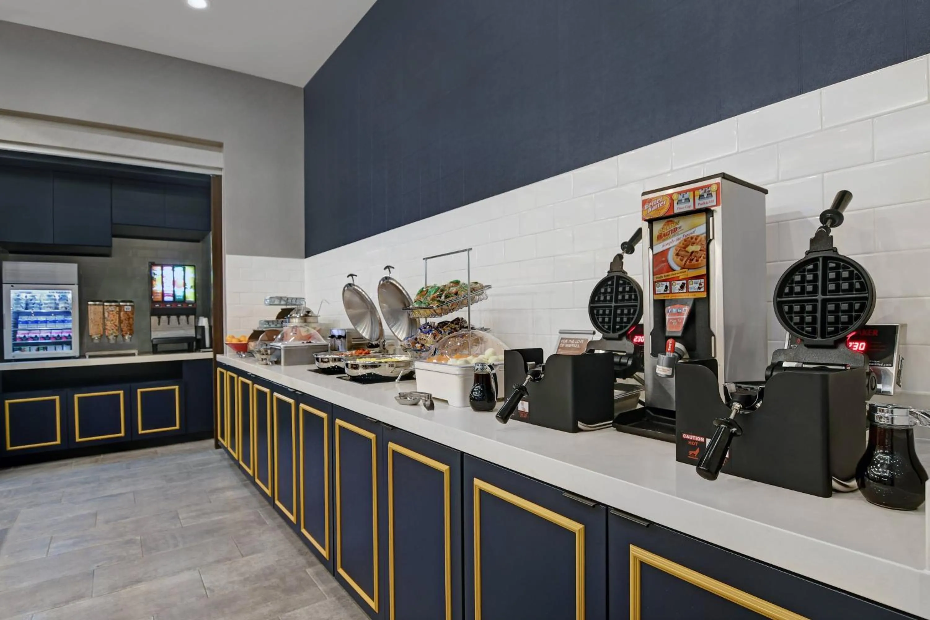 Breakfast in TownePlace Suites by Marriott Cincinnati Downtown