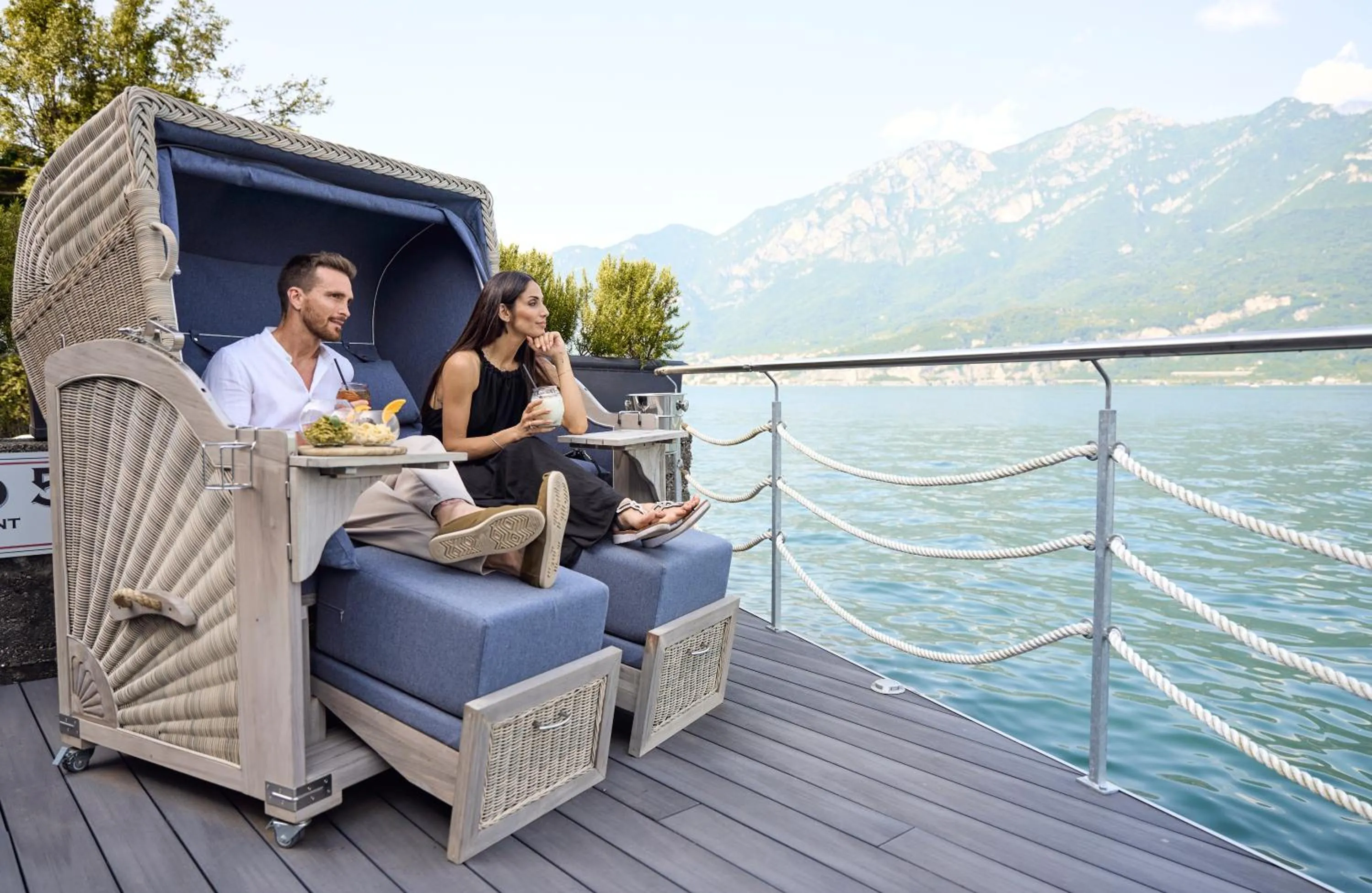 Property building in Al Molo 5 - Lake Front