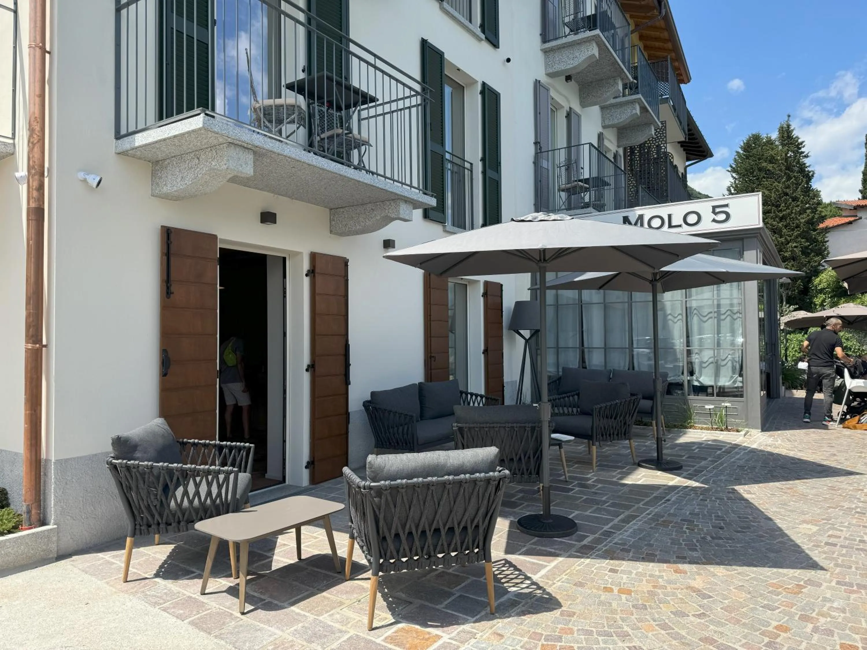 Property building in Al Molo 5 - Lake Front