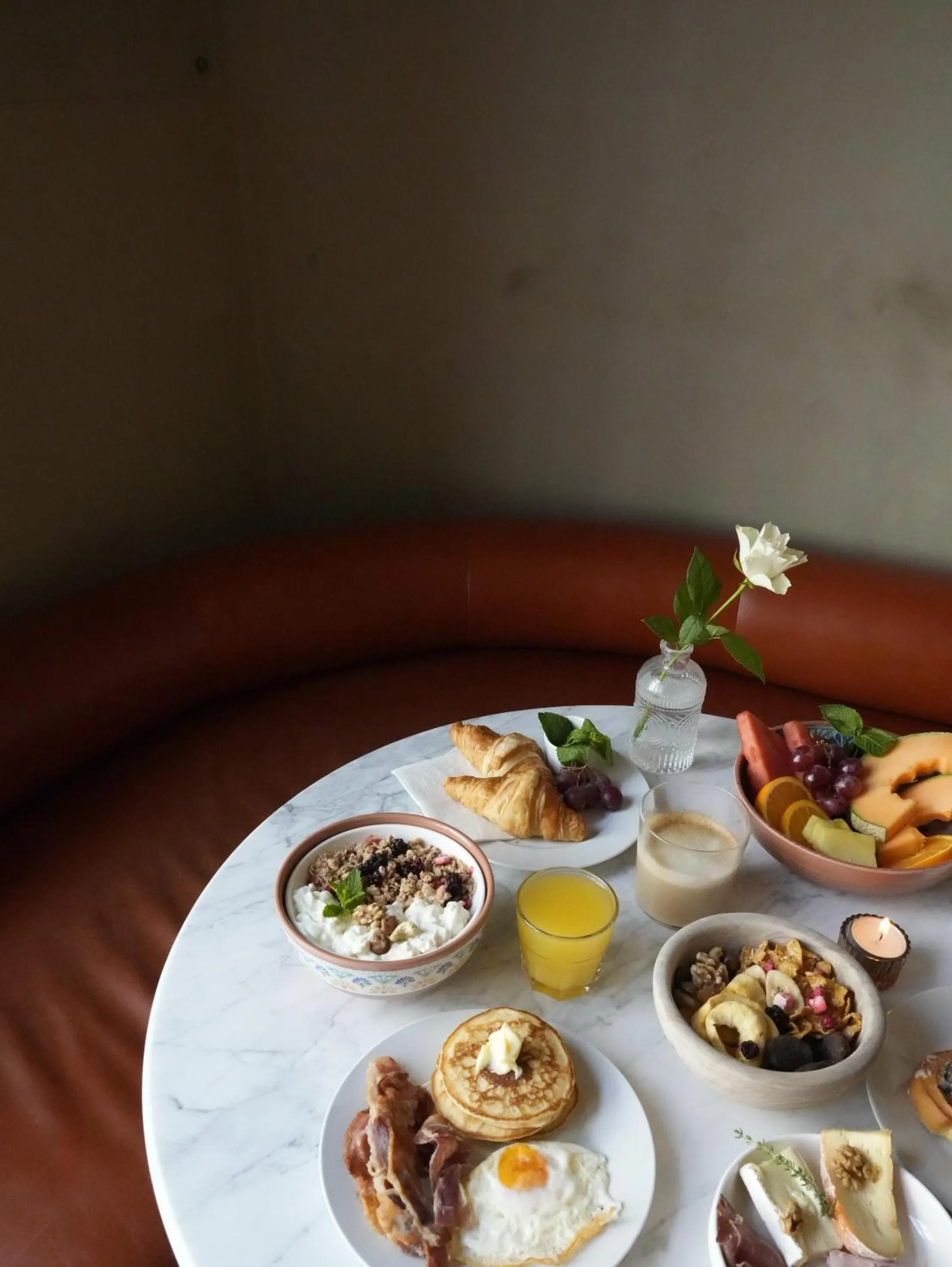 Breakfast in Schwan Locke